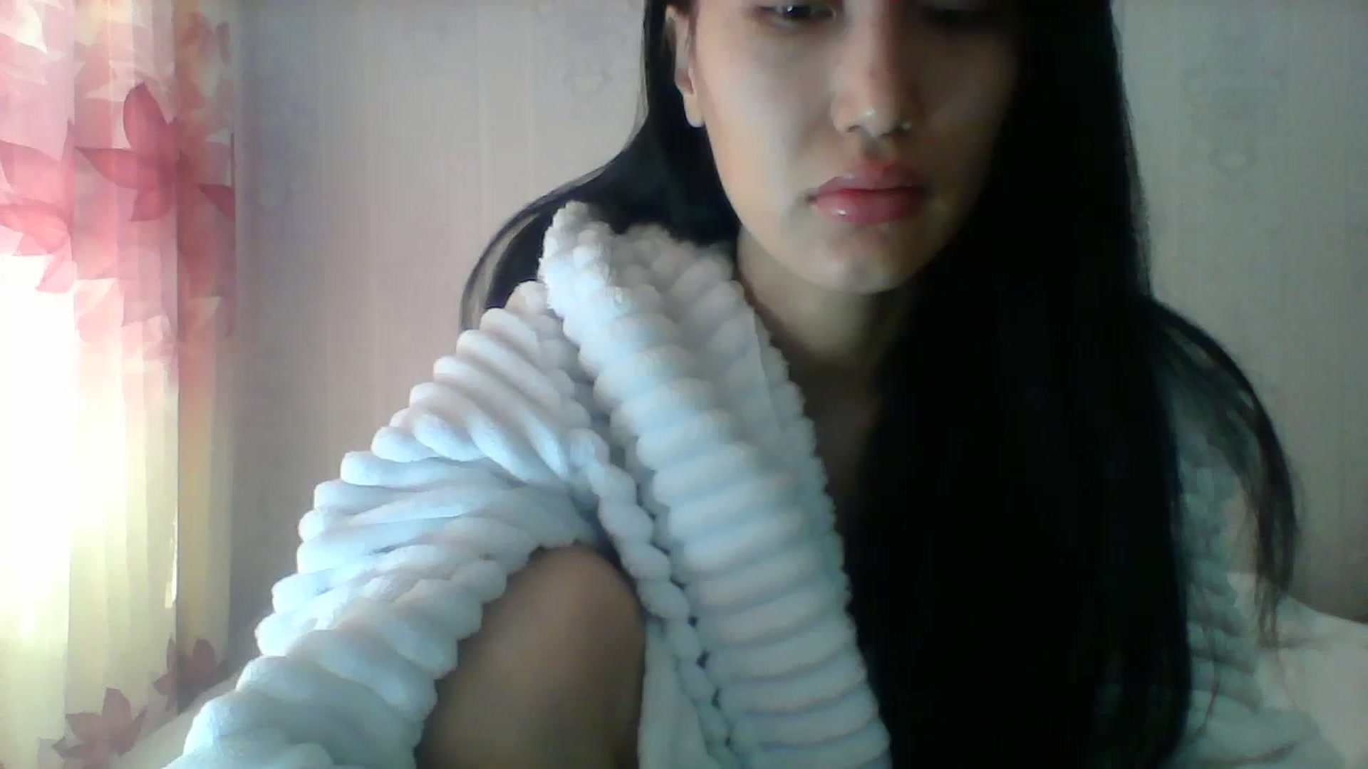 Gallery image thumbnail from SweetRo0mance's myfreecams stream on, 04/08/2024, 05:05 image 18 of 20