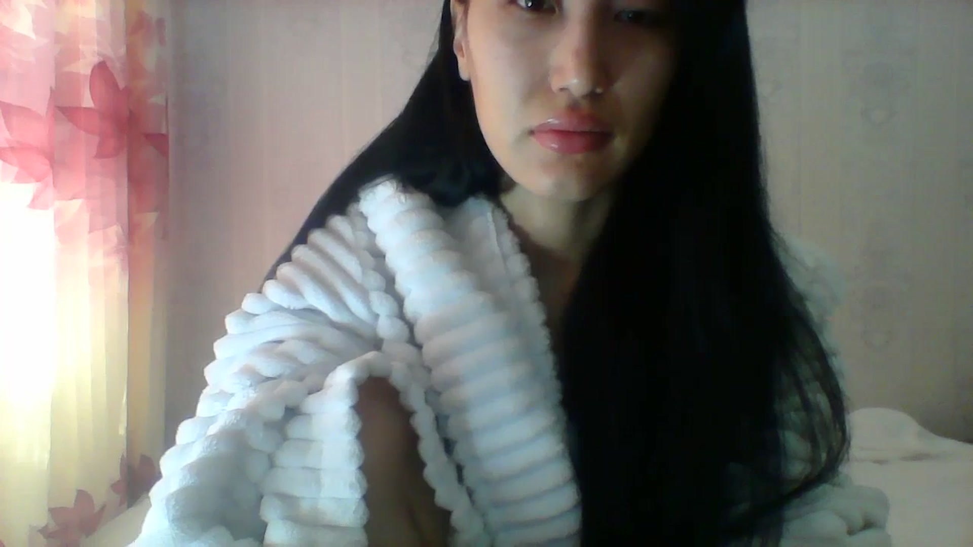 Gallery image thumbnail from SweetRo0mance's myfreecams stream on, 04/08/2024, 05:05 image 11 of 20