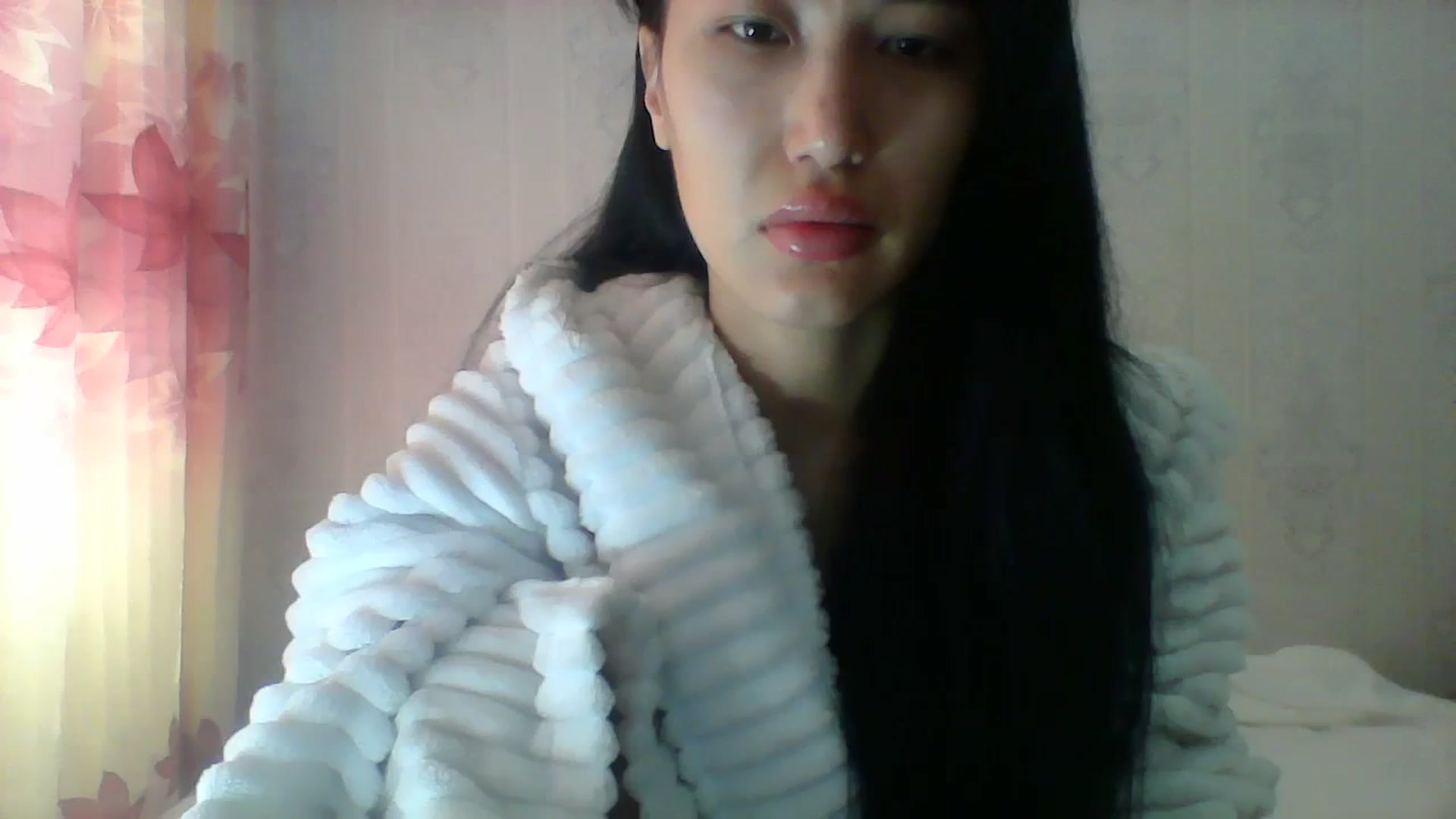 Gallery image thumbnail from SweetRo0mance's myfreecams stream on, 04/08/2024, 05:05 image 1 of 20