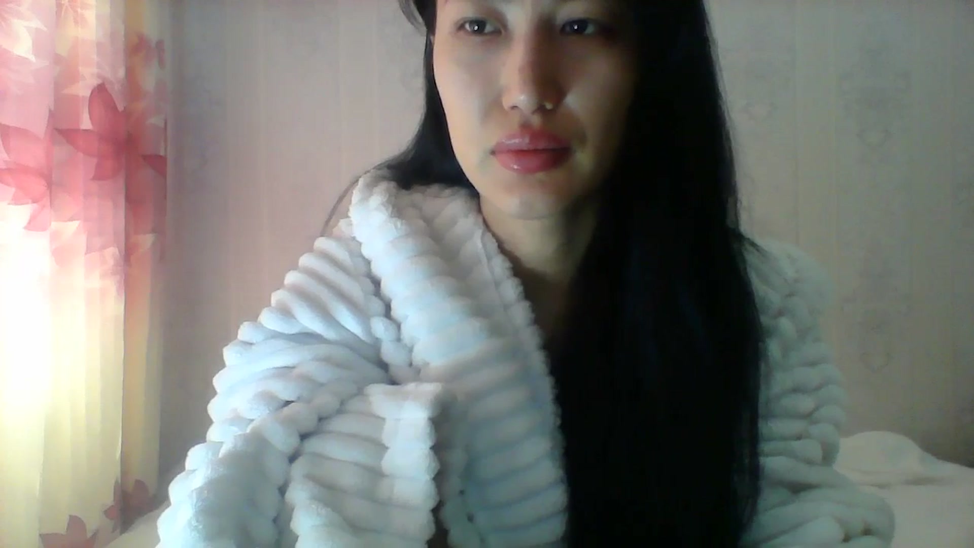 Gallery image thumbnail from SweetRo0mance's myfreecams stream on, 04/08/2024, 05:05 image 2 of 20