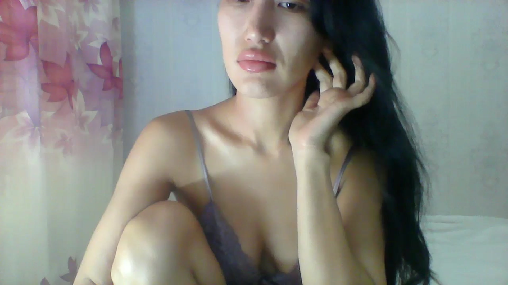 Gallery image thumbnail from SweetRo0mance's myfreecams stream on, 05/20/2024, 05:03 image 12 of 20