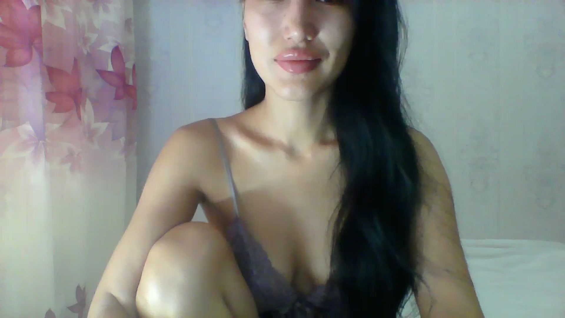 Gallery image thumbnail from SweetRo0mance's myfreecams stream on, 05/20/2024, 05:03 image 9 of 20