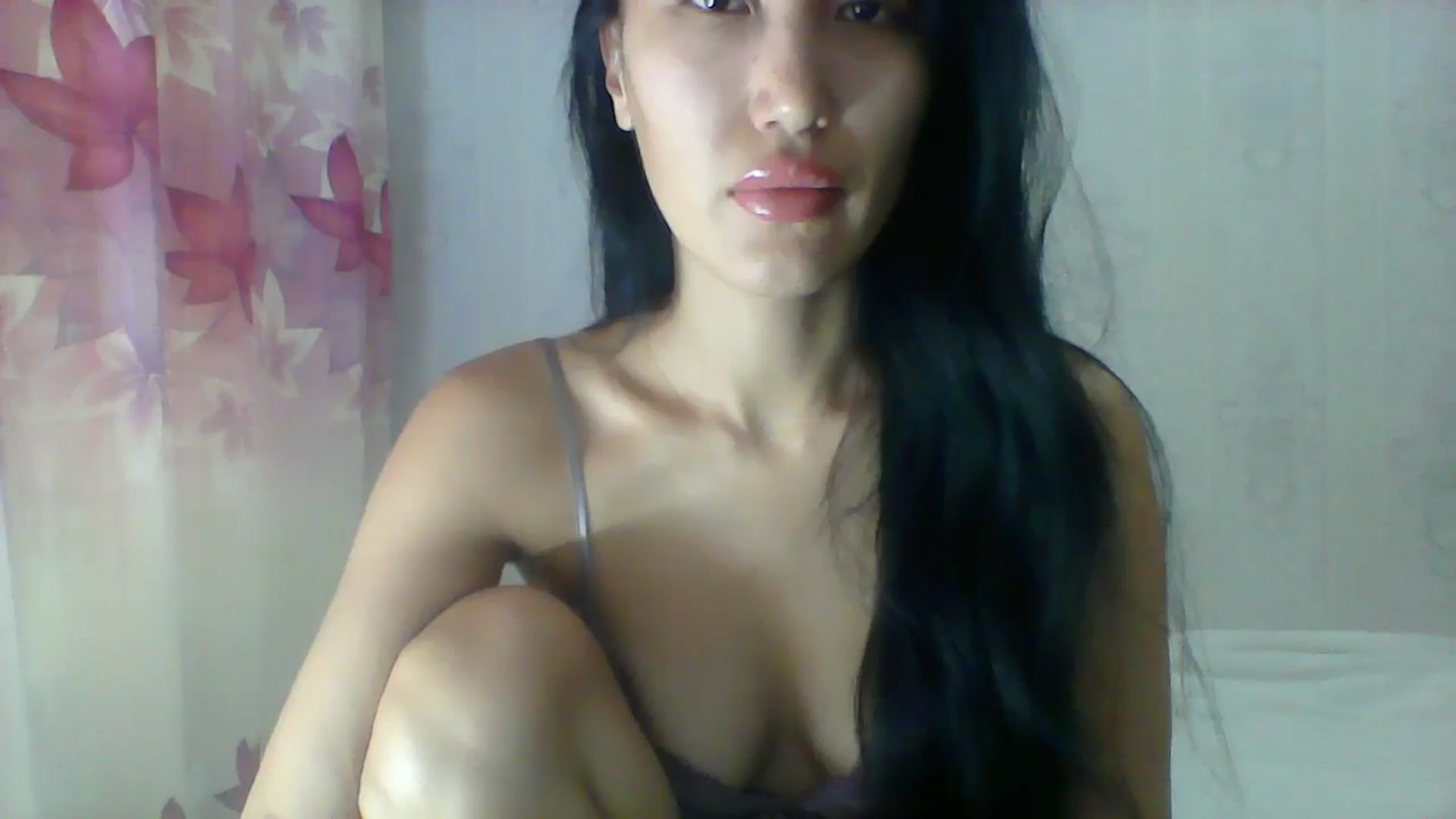 Gallery image thumbnail from SweetRo0mance's myfreecams stream on, 05/20/2024, 05:03 image 3 of 20