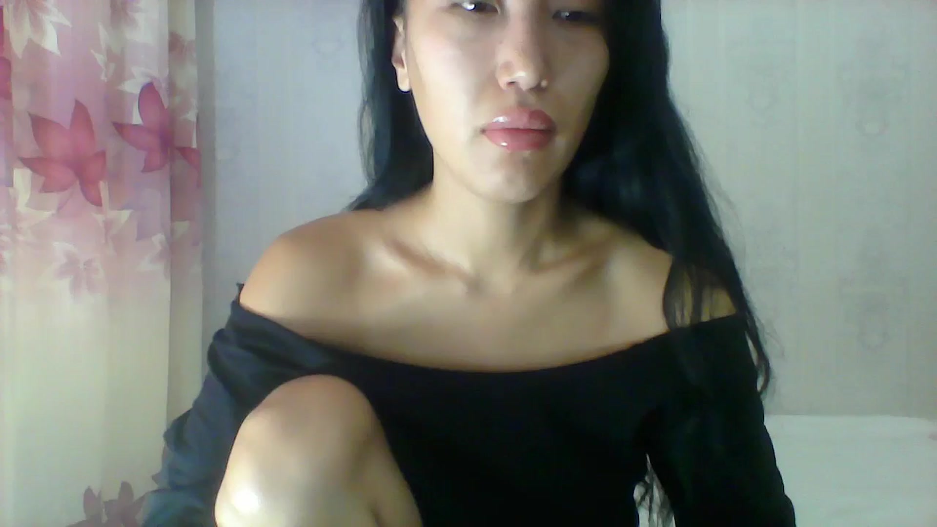 Gallery image thumbnail from SweetRo0mance's myfreecams stream on, 06/18/2024, 04:38 image 2 of 20