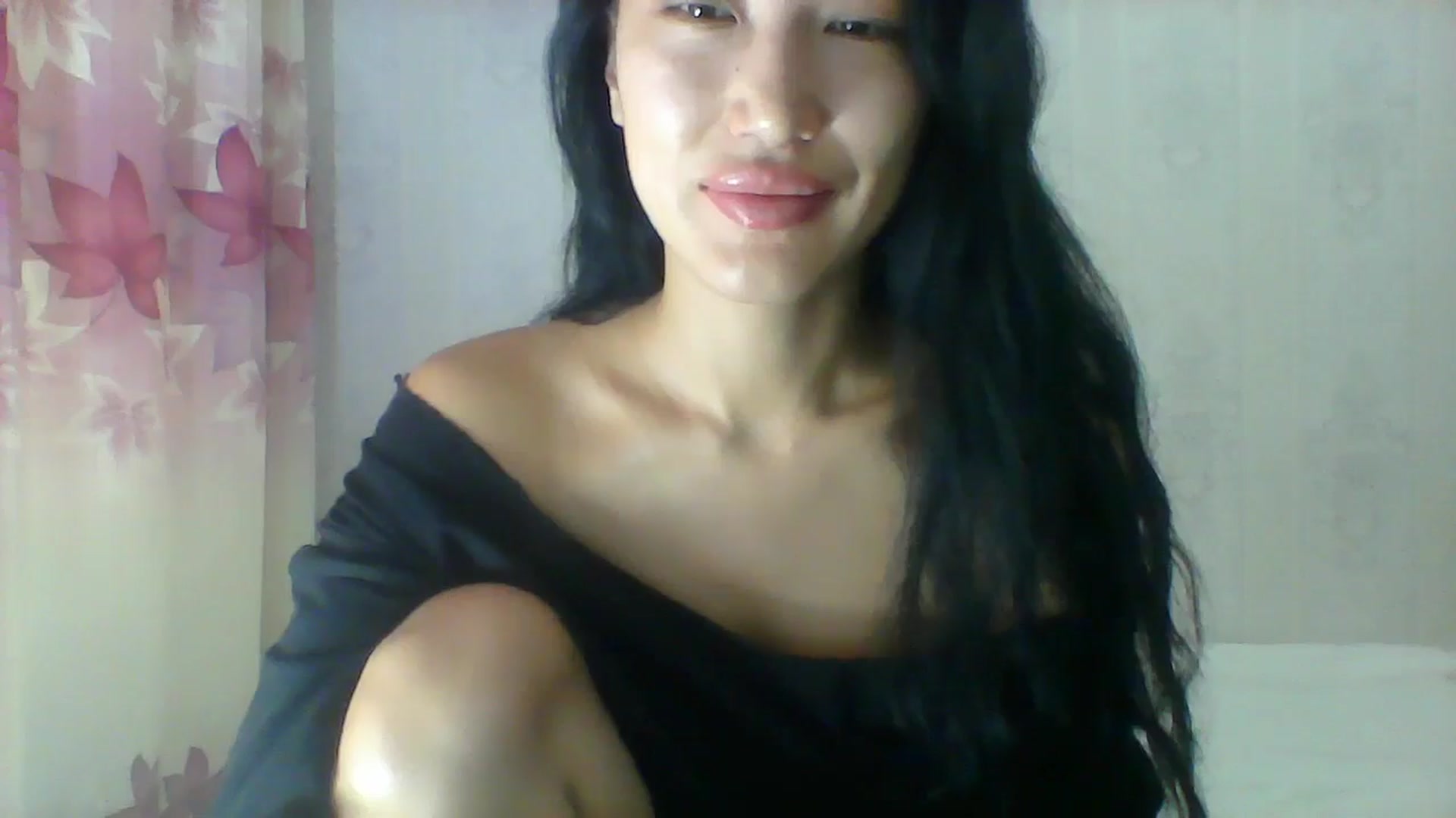 Gallery image thumbnail from SweetRo0mance's myfreecams stream on, 06/18/2024, 04:38 image 15 of 20