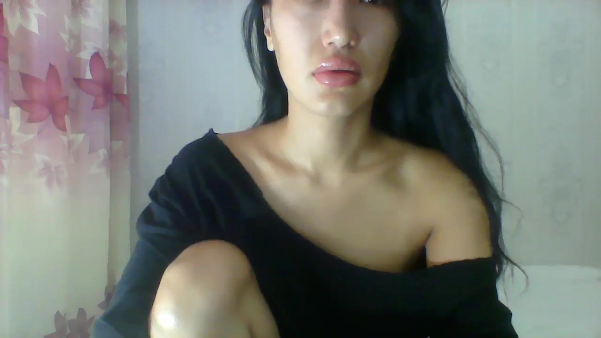 Gallery image thumbnail from SweetRo0mance's myfreecams stream on, 06/18/2024, 04:38 image 11 of 20