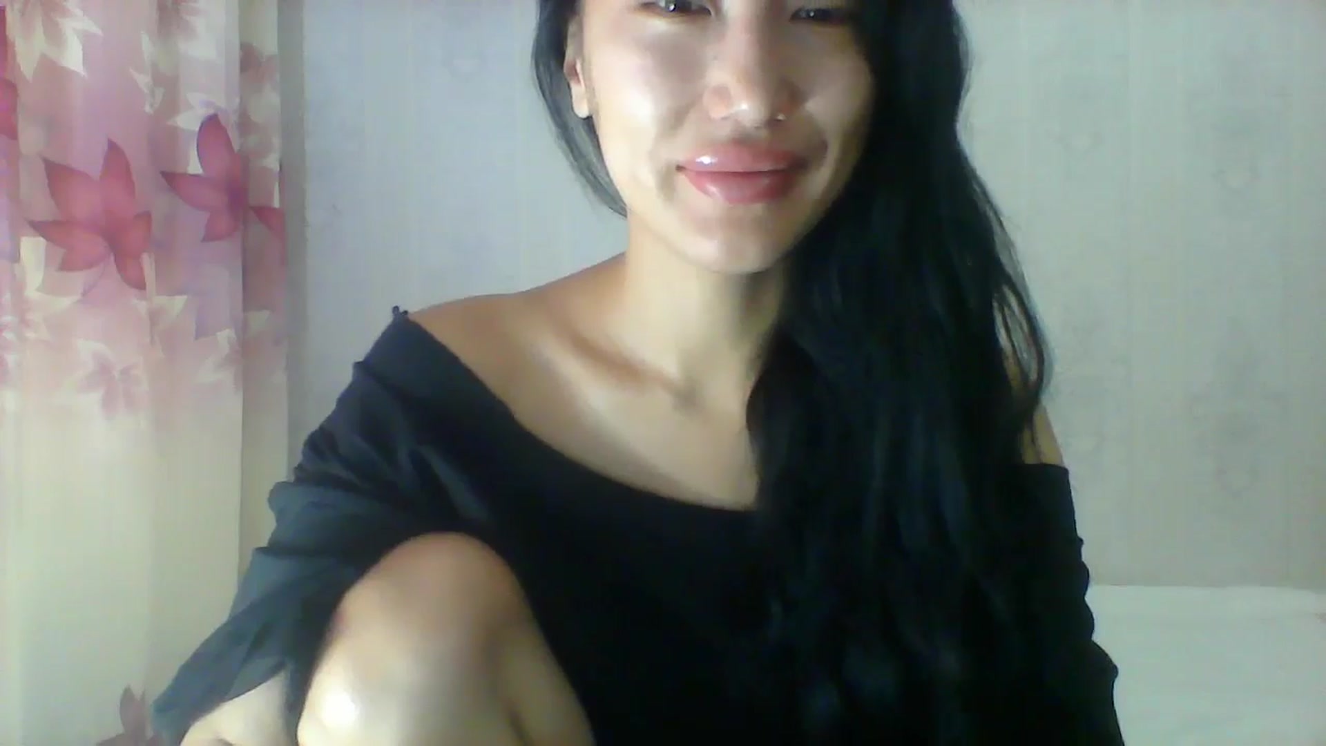 Gallery image thumbnail from SweetRo0mance's myfreecams stream on, 06/18/2024, 04:38 image 19 of 20