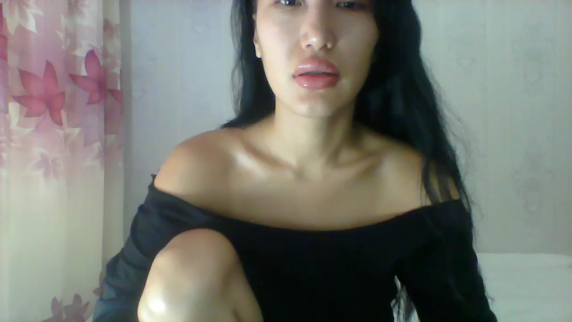 Gallery image thumbnail from SweetRo0mance's myfreecams stream on, 06/18/2024, 04:38 image 1 of 20