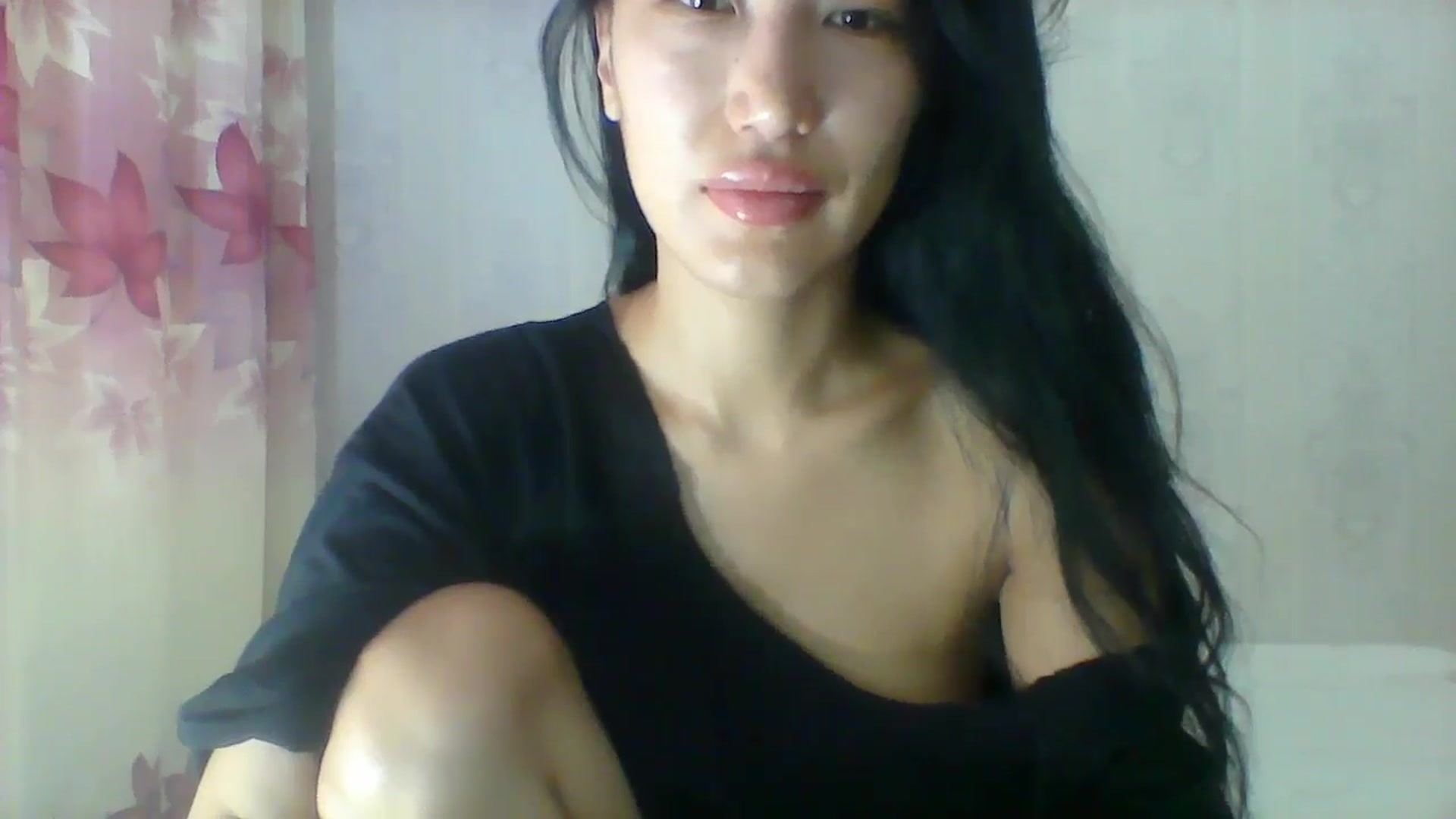 Gallery image thumbnail from SweetRo0mance's myfreecams stream on, 06/18/2024, 04:38 image 10 of 20