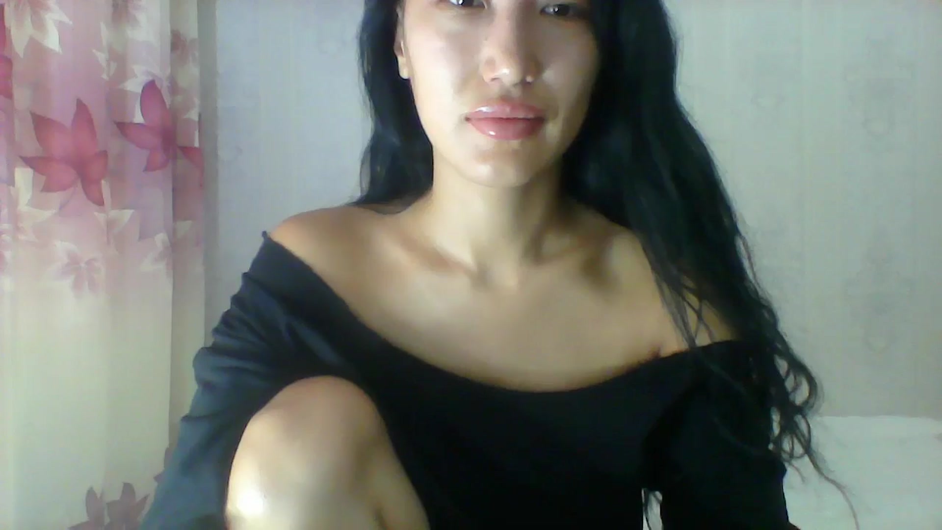 Gallery image thumbnail from SweetRo0mance's myfreecams stream on, 06/18/2024, 04:38 image 16 of 20