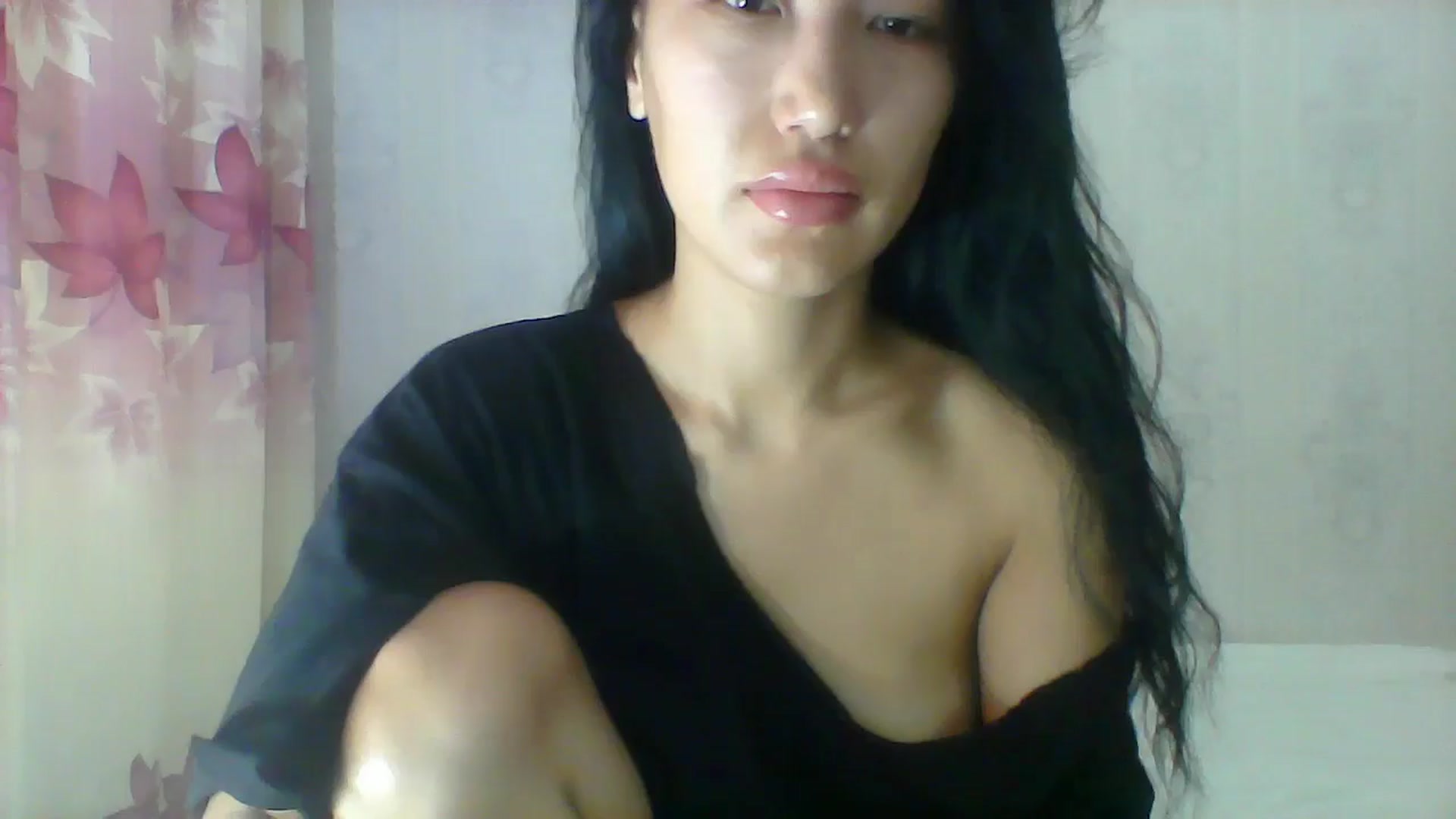 Gallery image thumbnail from SweetRo0mance's myfreecams stream on, 06/18/2024, 04:38 image 9 of 20