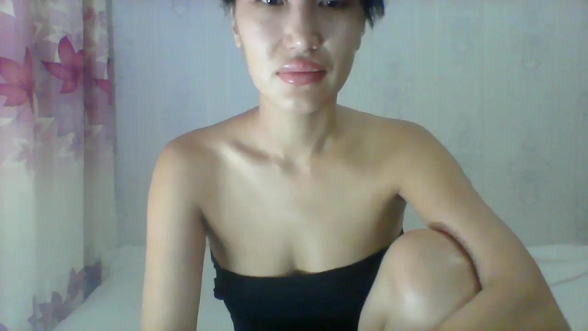 Gallery image thumbnail from SweetRo0mance's myfreecams stream on, 06/24/2024, 05:05 image 12 of 20