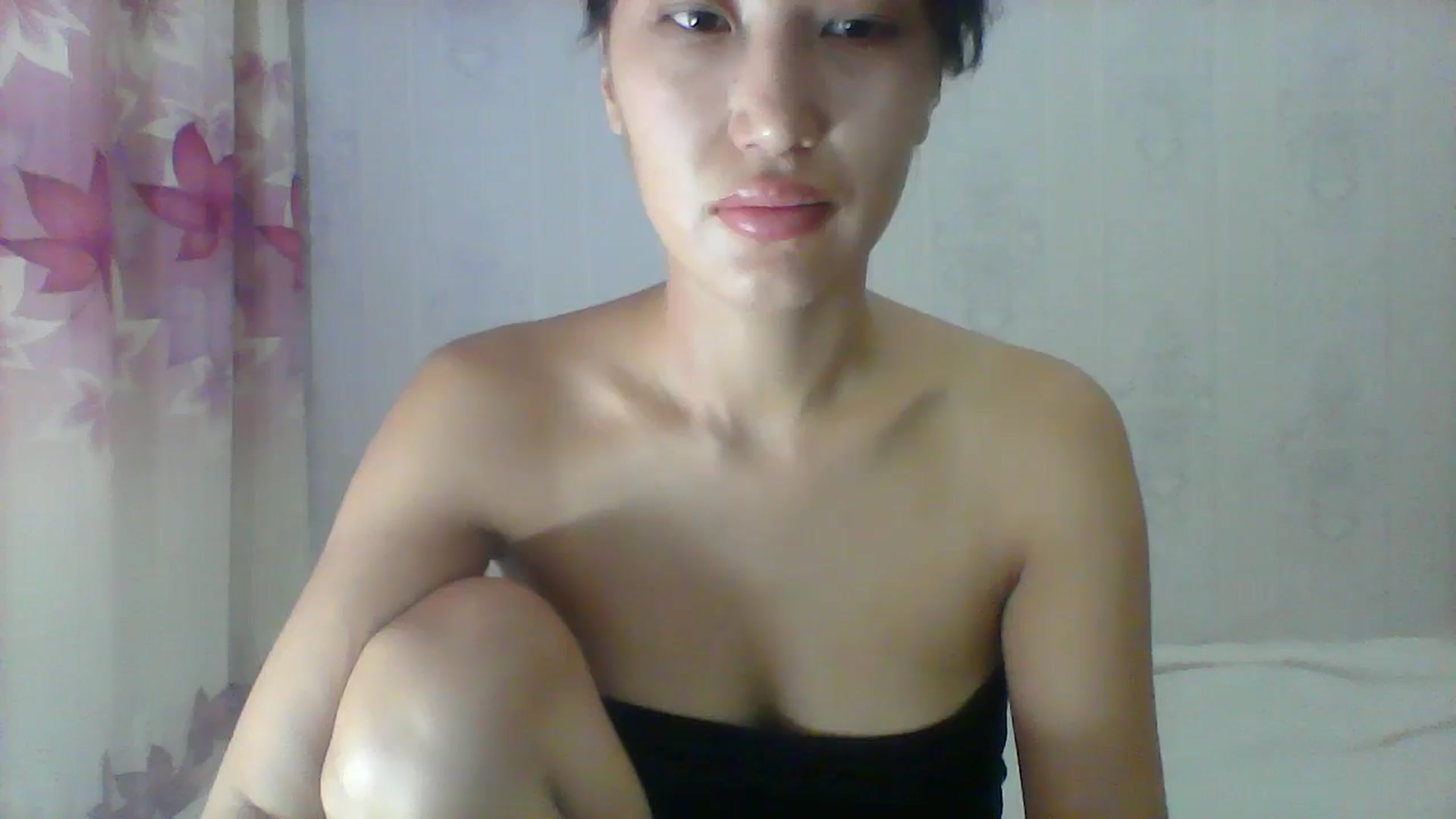 Gallery image thumbnail from SweetRo0mance's myfreecams stream on, 06/24/2024, 05:05 image 10 of 20
