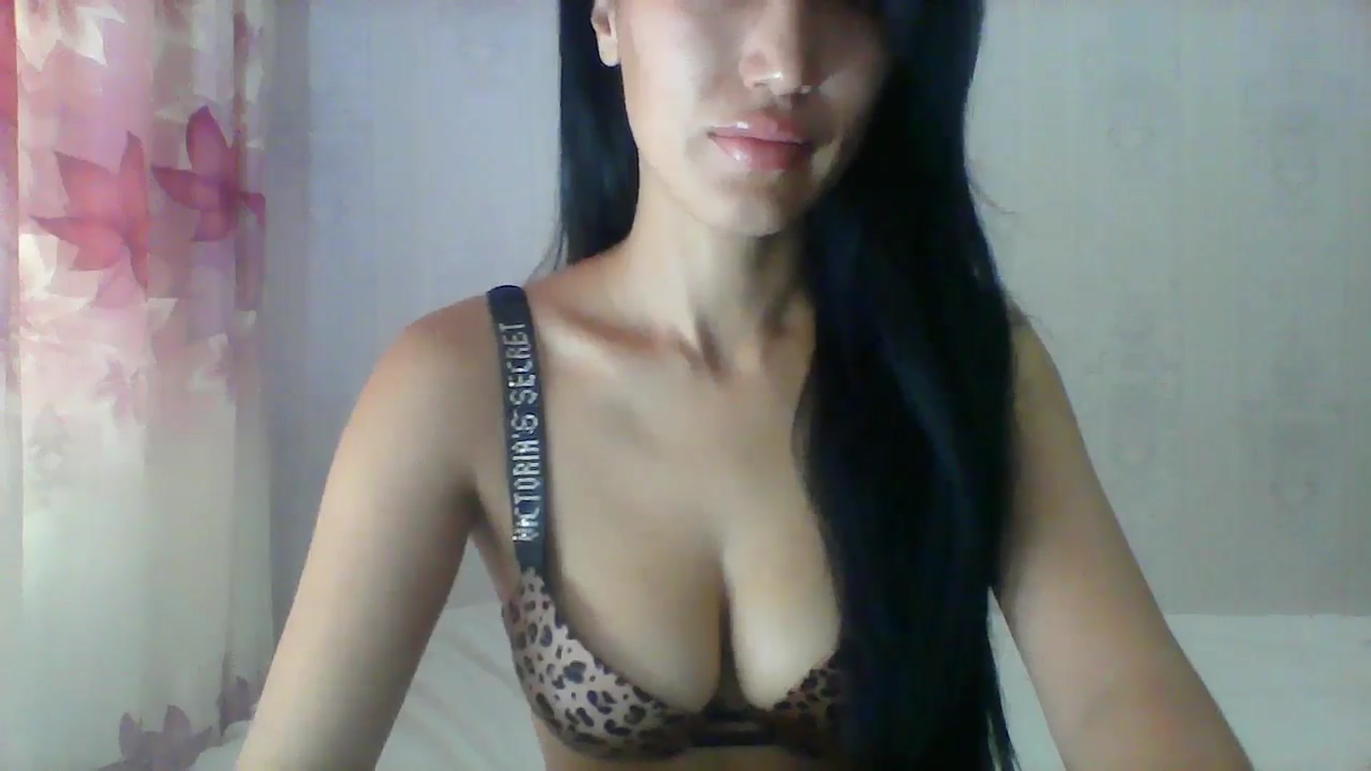 Gallery image thumbnail from SweetRo0mance's myfreecams stream on, 07/08/2024, 04:33 image 17 of 20