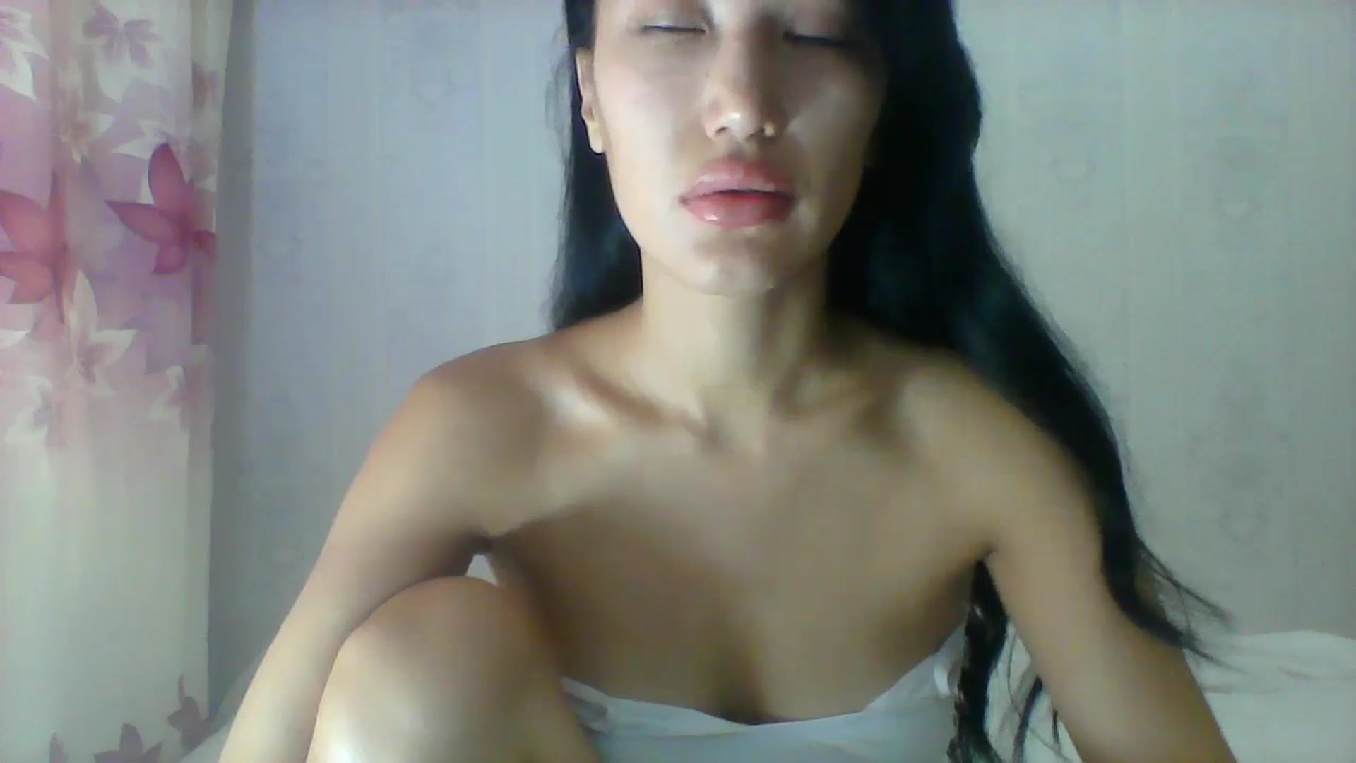 Gallery image thumbnail from SweetRo0mance's myfreecams stream on, 07/15/2024, 05:12 image 11 of 20