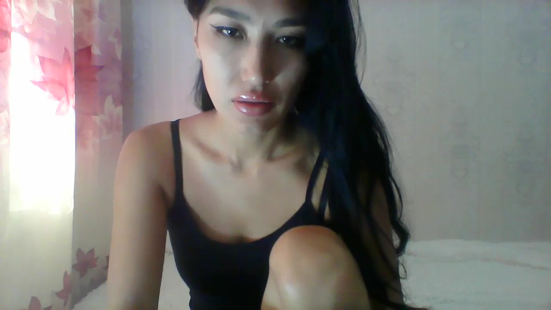 Gallery image thumbnail from SweetRo0mance's myfreecams stream on, 10/21/2024, 04:50 image 17 of 20