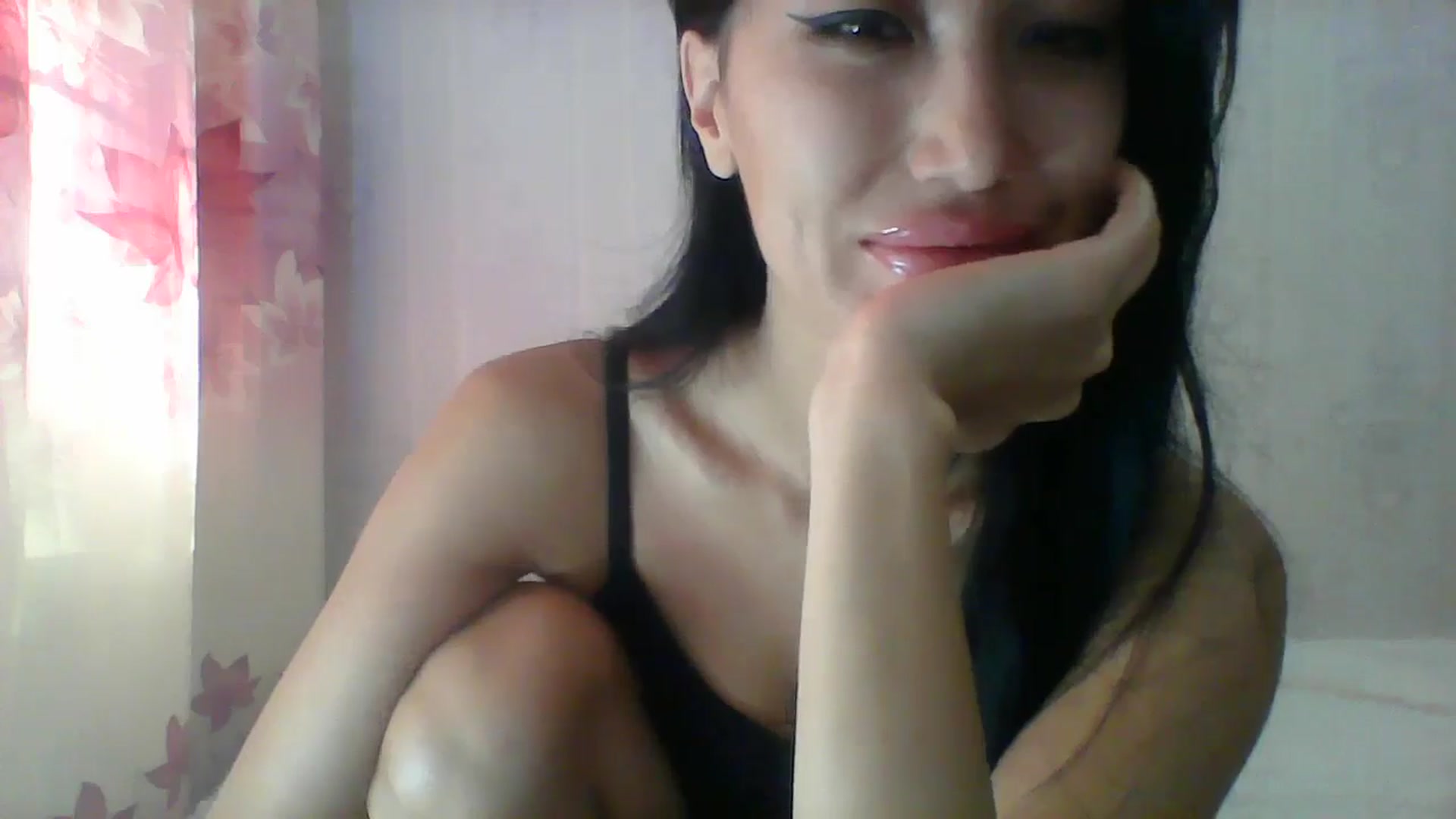 Gallery image thumbnail from SweetRo0mance's myfreecams stream on, 10/21/2024, 04:50 image 15 of 20