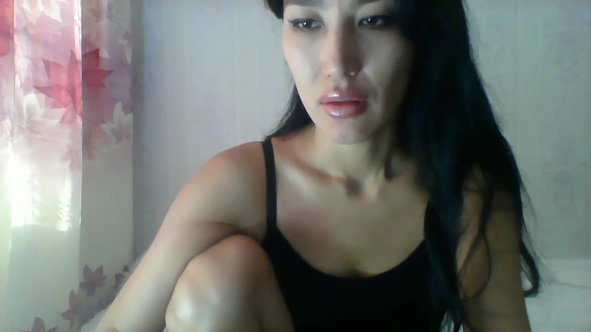 Gallery image thumbnail from SweetRo0mance's myfreecams stream on, 10/21/2024, 04:50 image 6 of 20