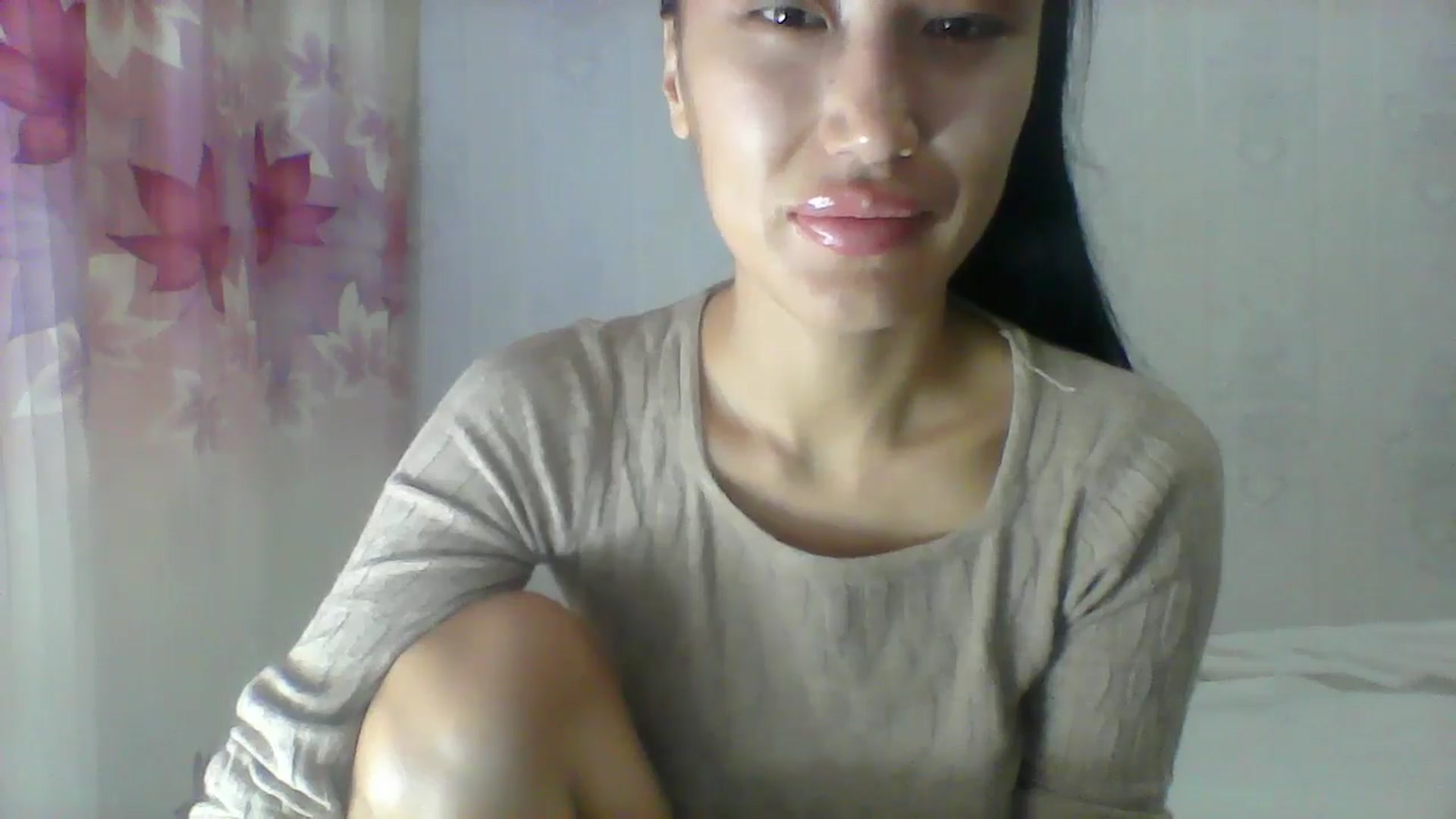 Gallery image thumbnail from SweetRo0mance's myfreecams stream on, 10/24/2024, 05:07 image 9 of 20