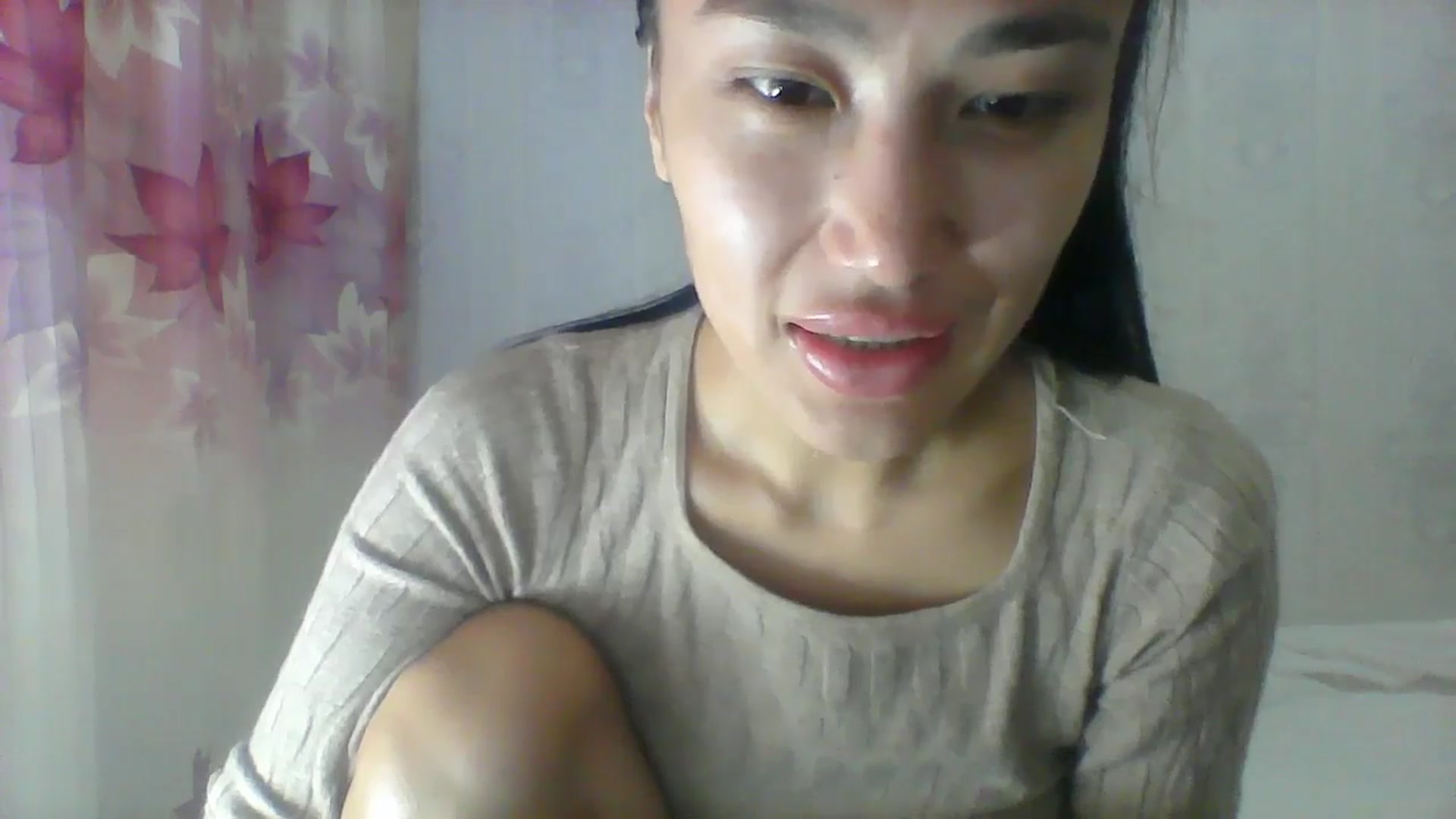 Gallery image thumbnail from SweetRo0mance's myfreecams stream on, 10/24/2024, 05:07 image 15 of 20