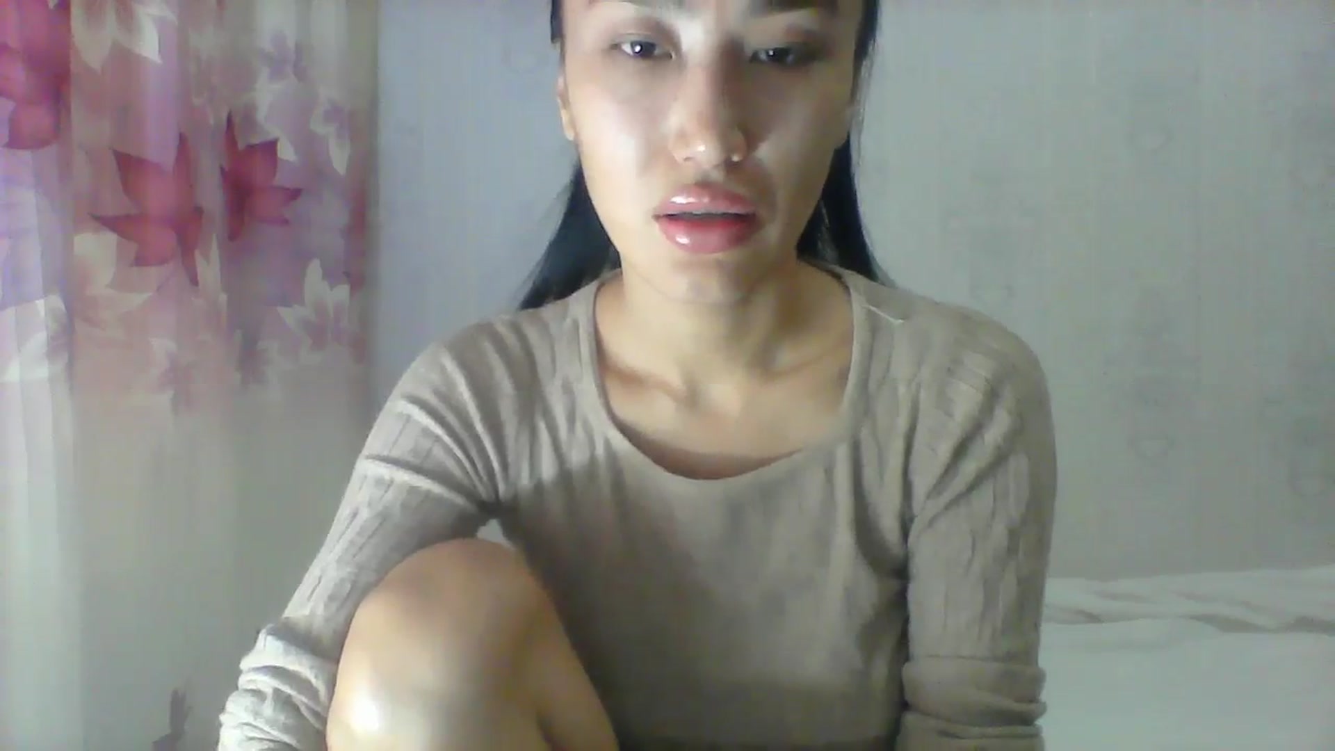 Gallery image thumbnail from SweetRo0mance's myfreecams stream on, 10/24/2024, 05:07 image 6 of 20