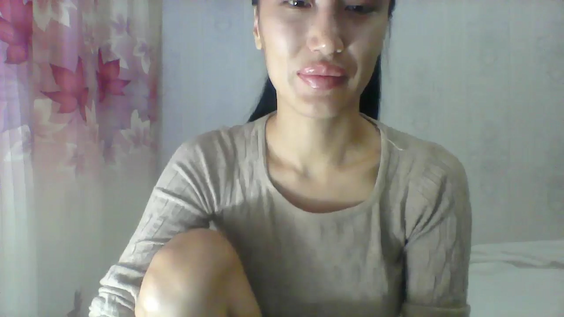 Gallery image thumbnail from SweetRo0mance's myfreecams stream on, 10/24/2024, 05:07 image 11 of 20
