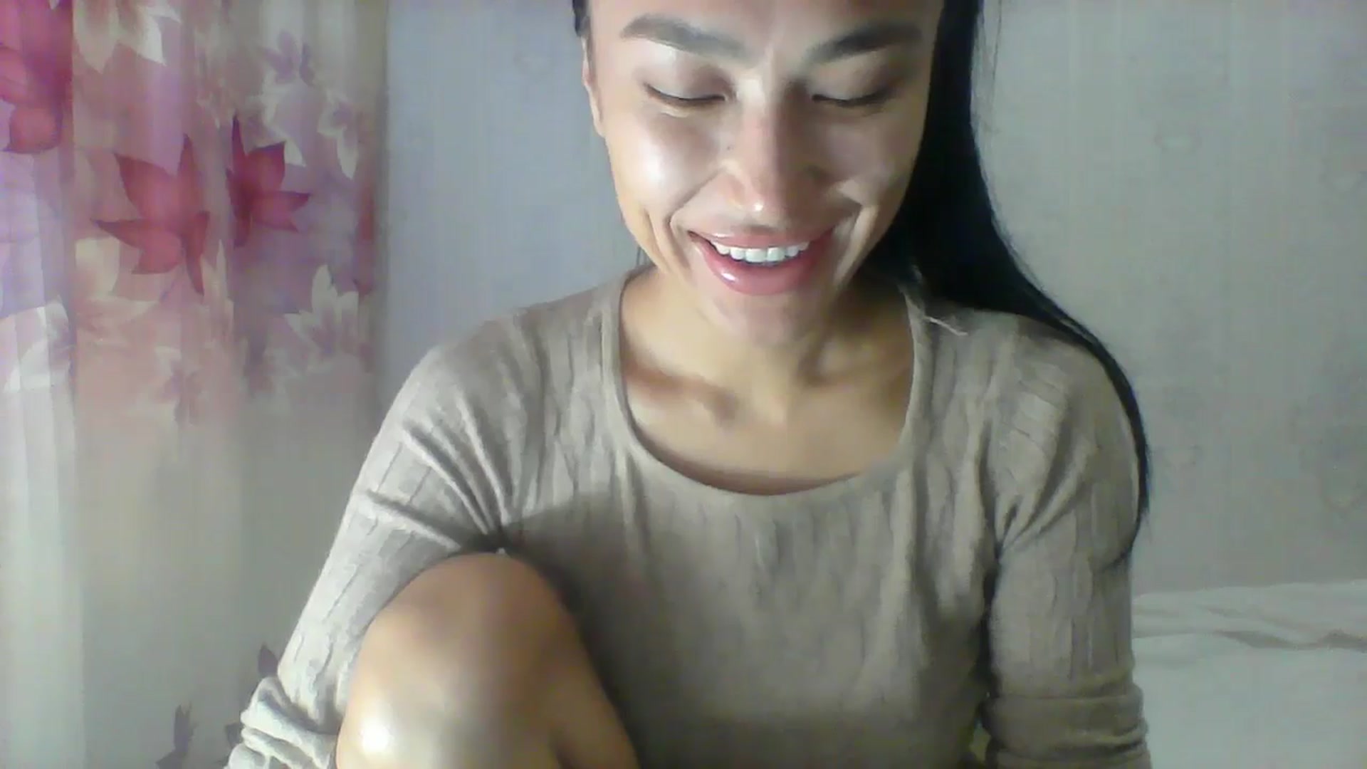 Gallery image thumbnail from SweetRo0mance's myfreecams stream on, 10/24/2024, 05:07 image 4 of 20