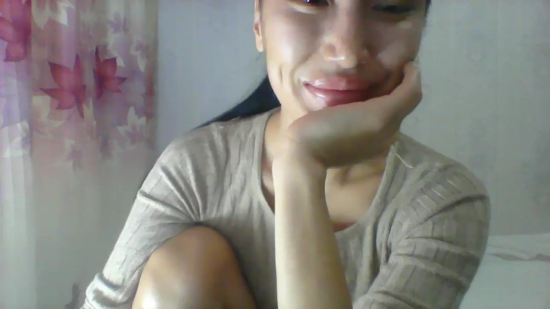 Gallery image thumbnail from SweetRo0mance's myfreecams stream on, 10/24/2024, 05:07 image 14 of 20