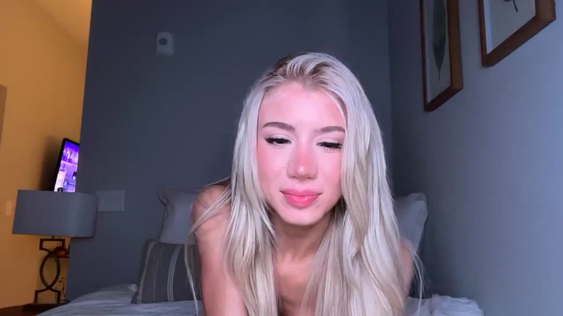 Gallery image thumbnail from SweetSamxo's myfreecams stream on, 06/04/2025, 05:52 image 20 of 20