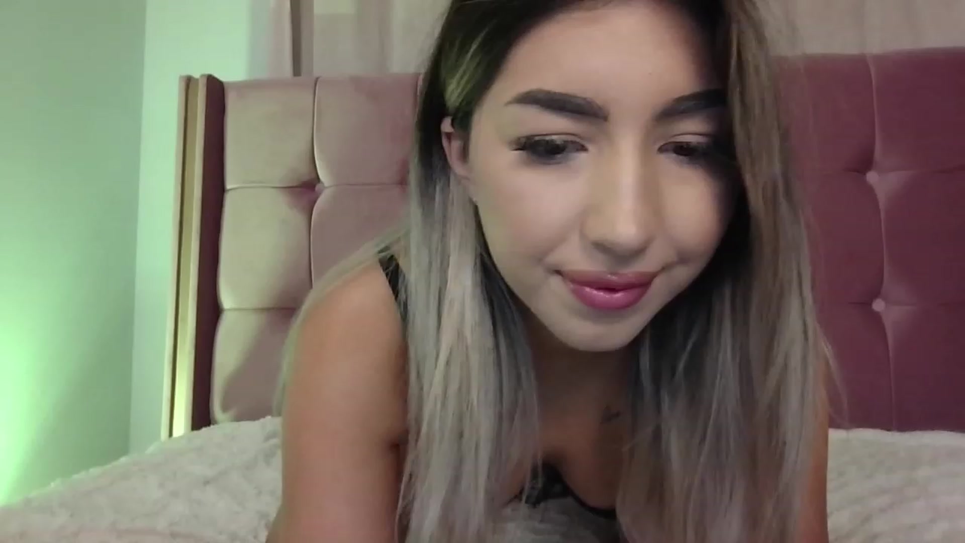 Gallery image thumbnail from SweetSin's myfreecams stream on, 11/14/2023, 14:10 image 4 of 20