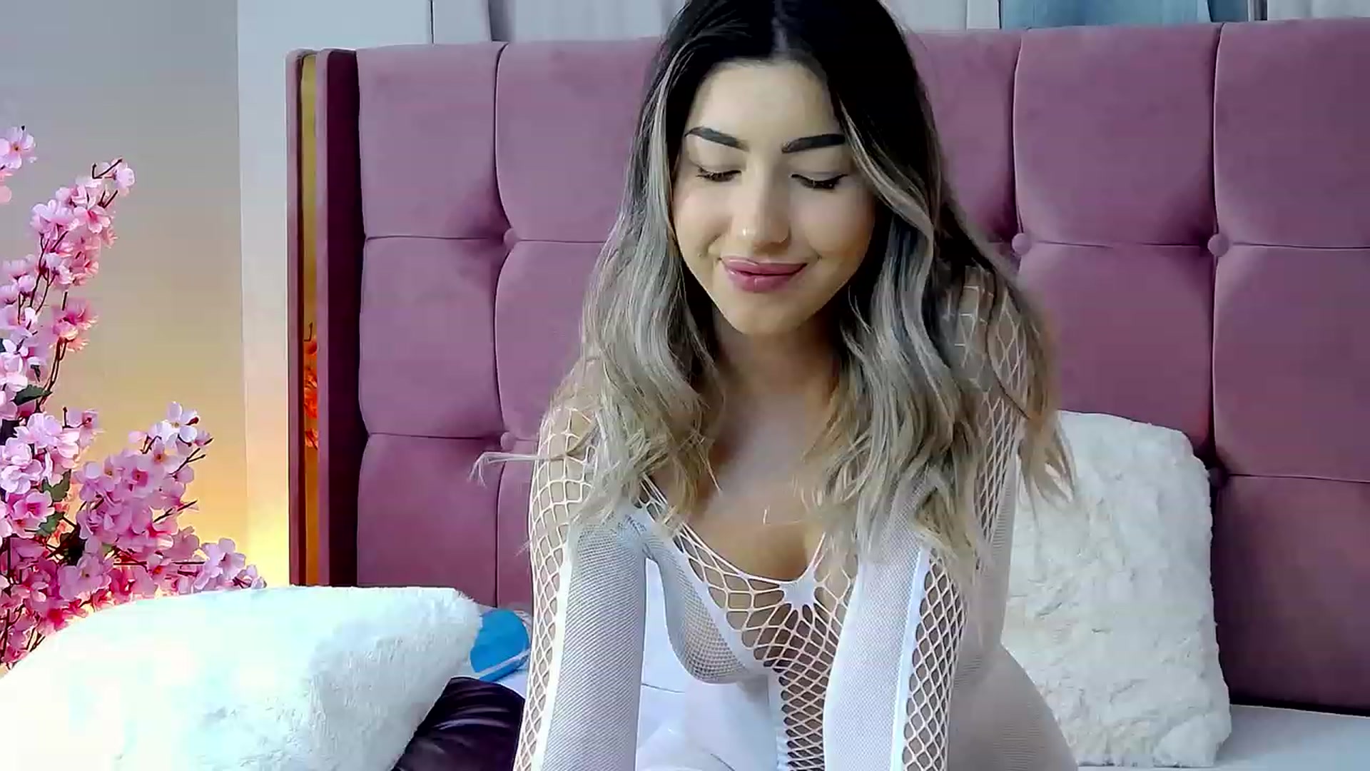 Gallery image thumbnail from SweetSin's myfreecams stream on, 11/21/2023, 12:40 image 13 of 20