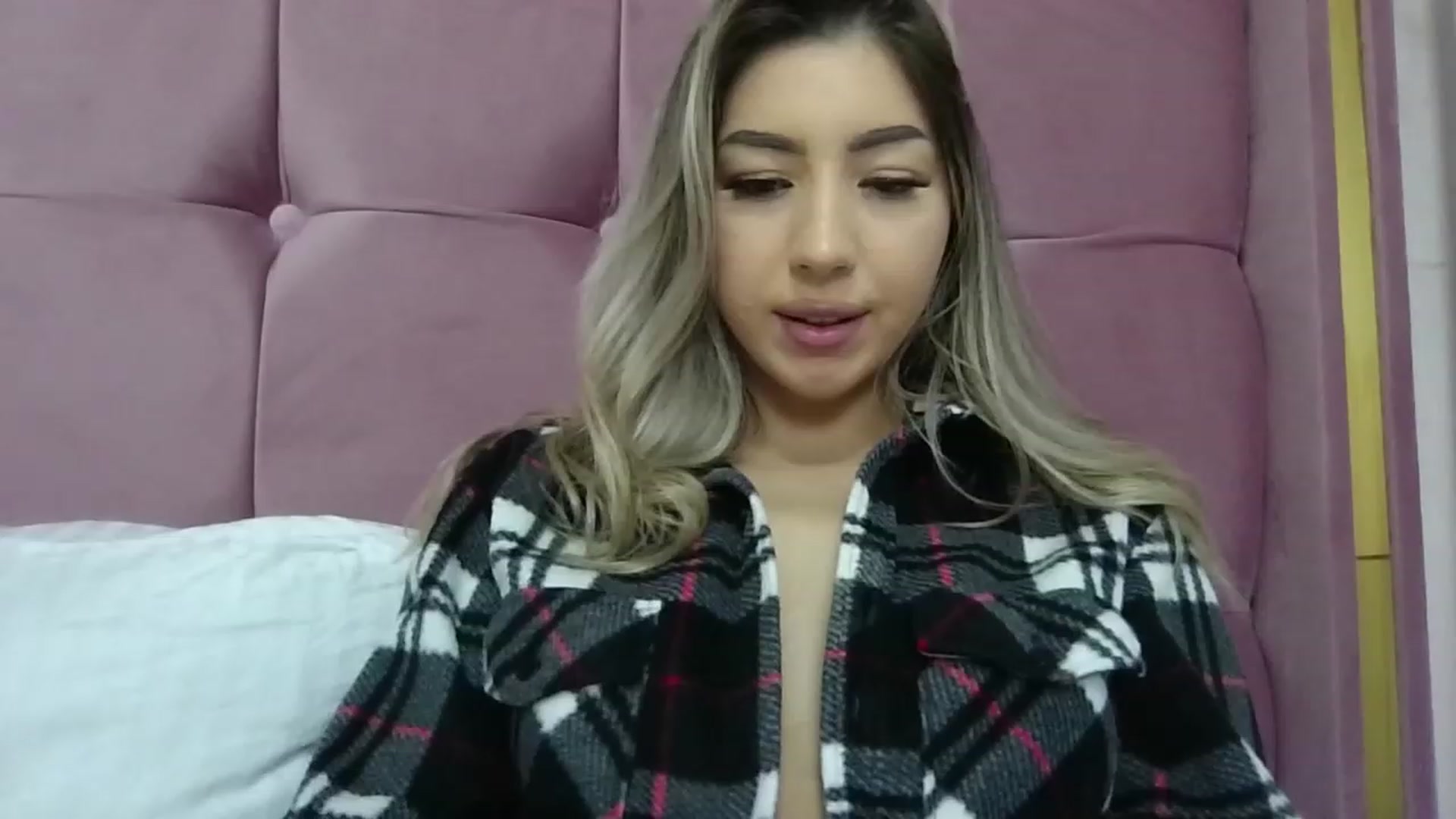 Gallery image thumbnail from SweetSin's myfreecams stream on, 11/21/2023, 21:52 image 3 of 20