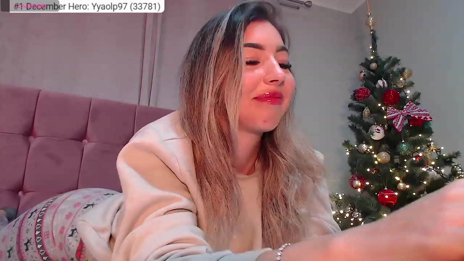Gallery image thumbnail from SweetSin's myfreecams stream on, 12/17/2023, 19:36 image 13 of 20