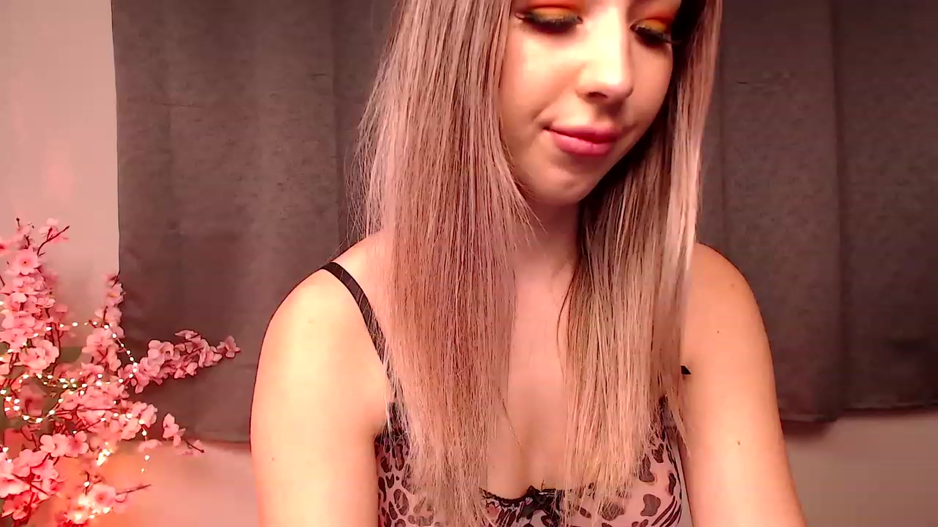 Gallery image thumbnail from SweetSin's myfreecams stream on, 01/19/2024, 17:08 image 17 of 20