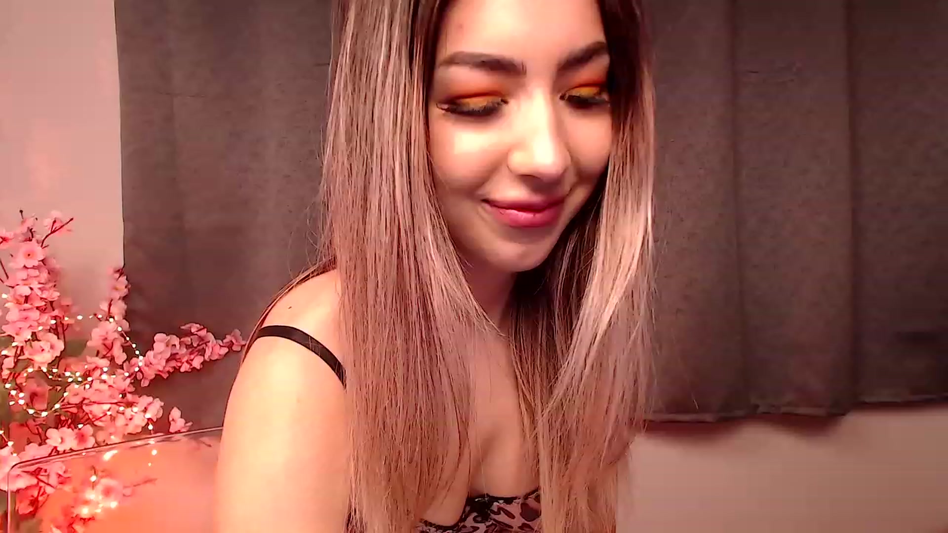 Gallery image thumbnail from SweetSin's myfreecams stream on, 01/19/2024, 17:08 image 7 of 20
