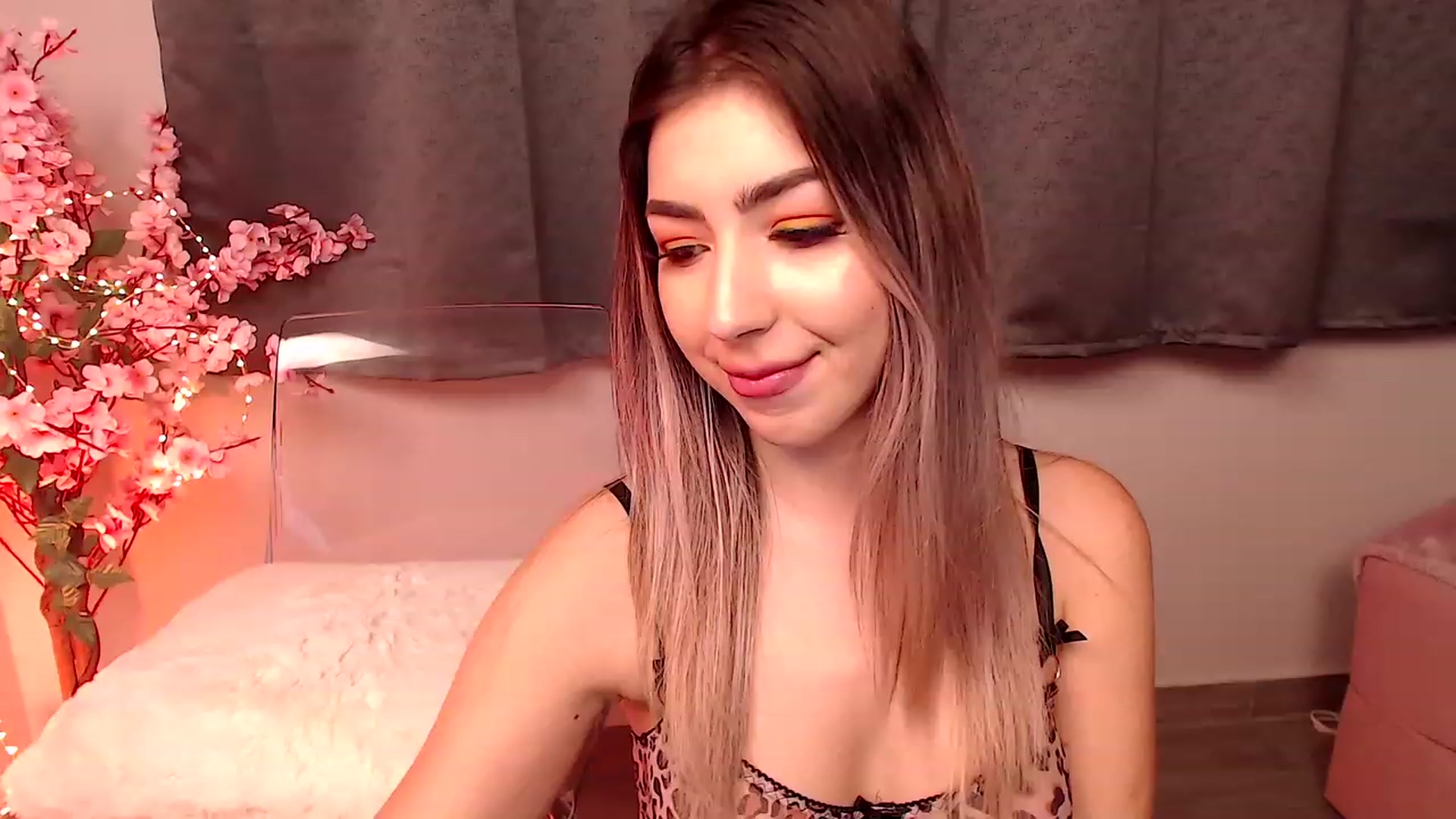 Gallery image thumbnail from SweetSin's myfreecams stream on, 01/19/2024, 17:08 image 15 of 20