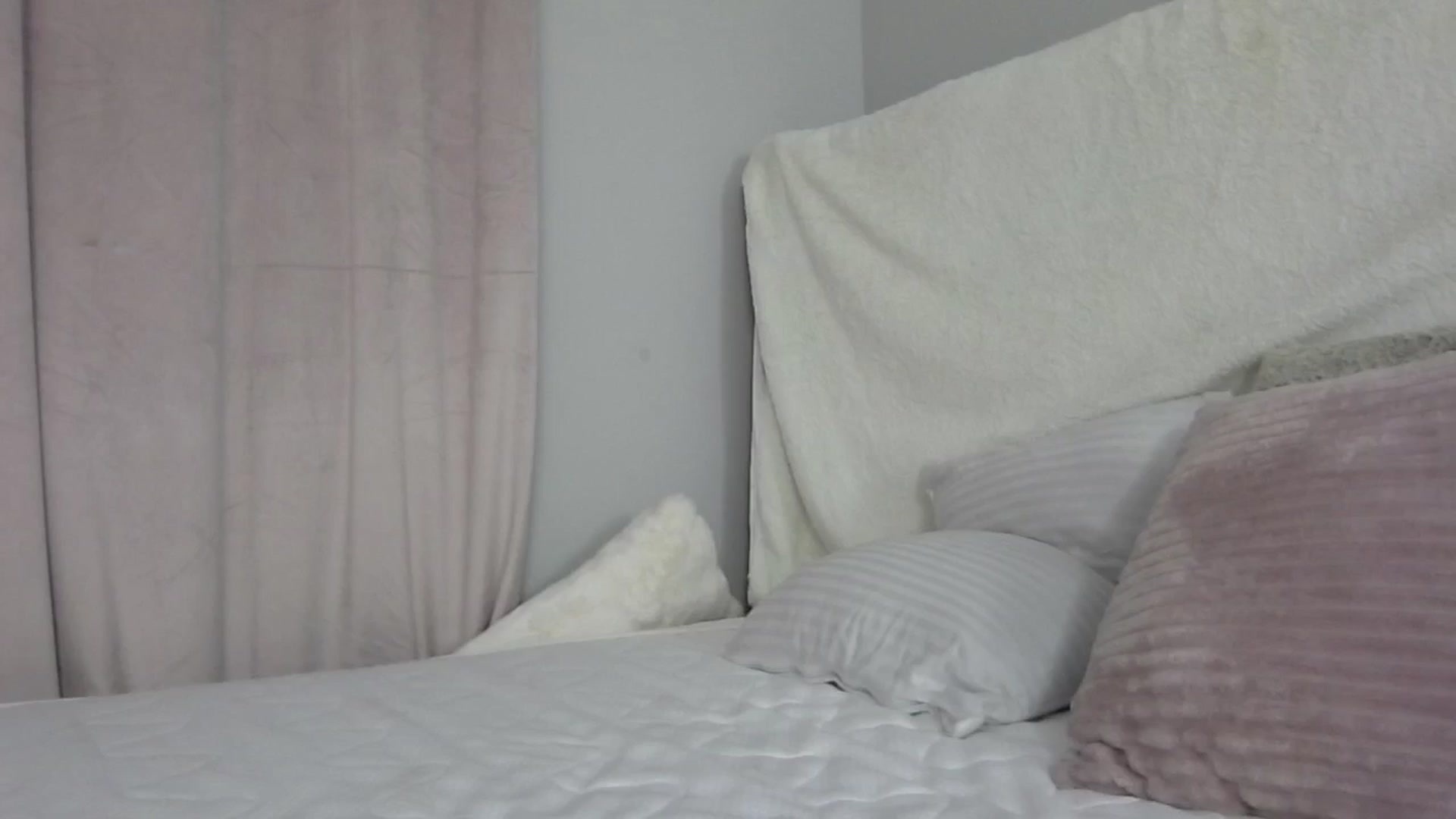 Gallery image thumbnail from SweetSin's myfreecams stream on, 02/03/2024, 19:22 image 4 of 20