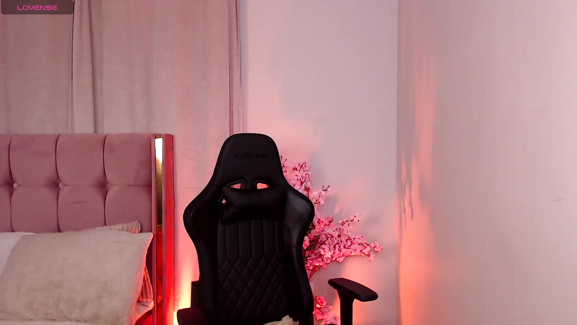 Gallery image thumbnail from SweetSin's myfreecams stream on, 02/25/2024, 19:14 image 19 of 20