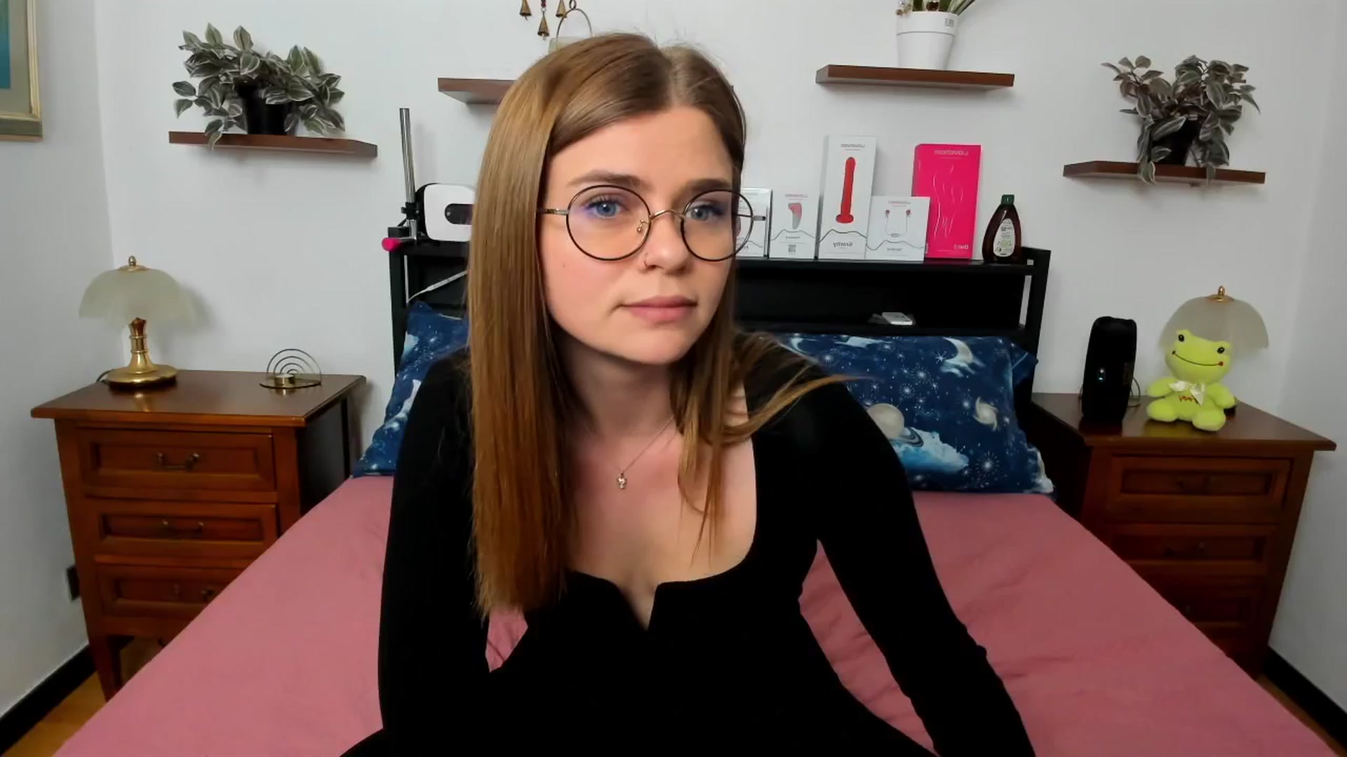 Gallery image thumbnail from SweetSinme's myfreecams stream on, 04/16/2026, 10:59 image 14 of 20