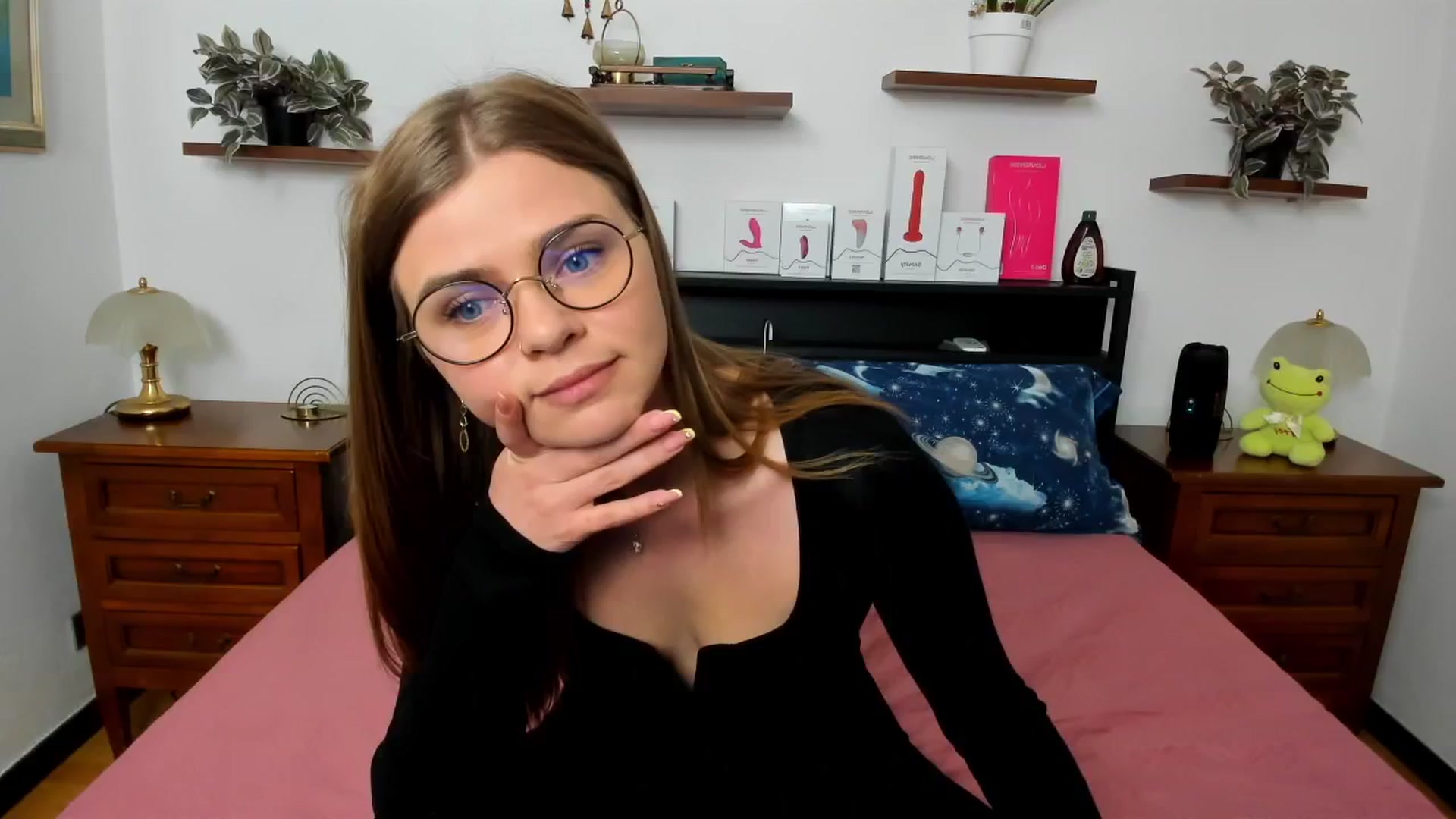 Gallery image thumbnail from SweetSinme's myfreecams stream on, 04/16/2026, 10:59 image 9 of 20