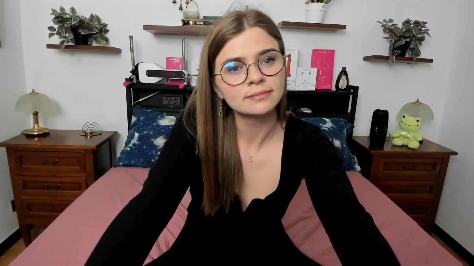 Gallery image thumbnail from SweetSinme's myfreecams stream on, 04/16/2026, 14:29 image 10 of 20
