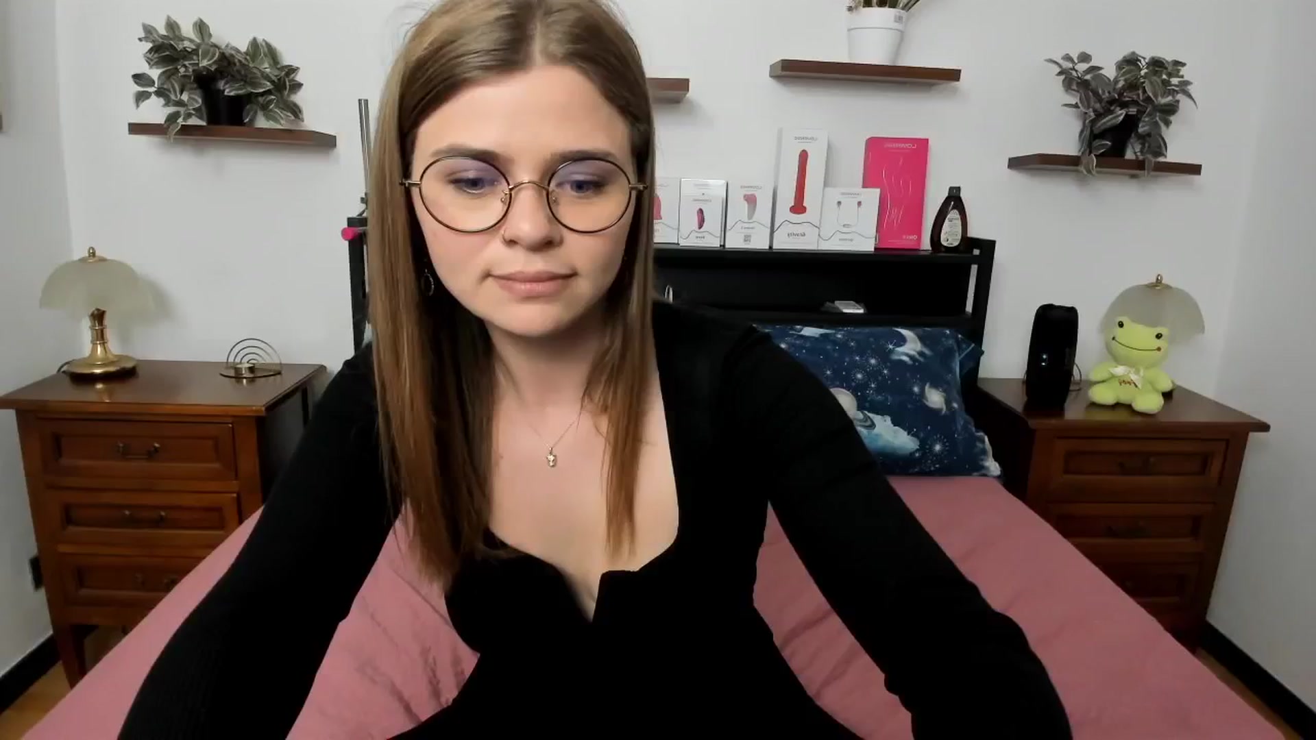 Gallery image thumbnail from SweetSinme's myfreecams stream on, 04/16/2026, 14:29 image 13 of 20