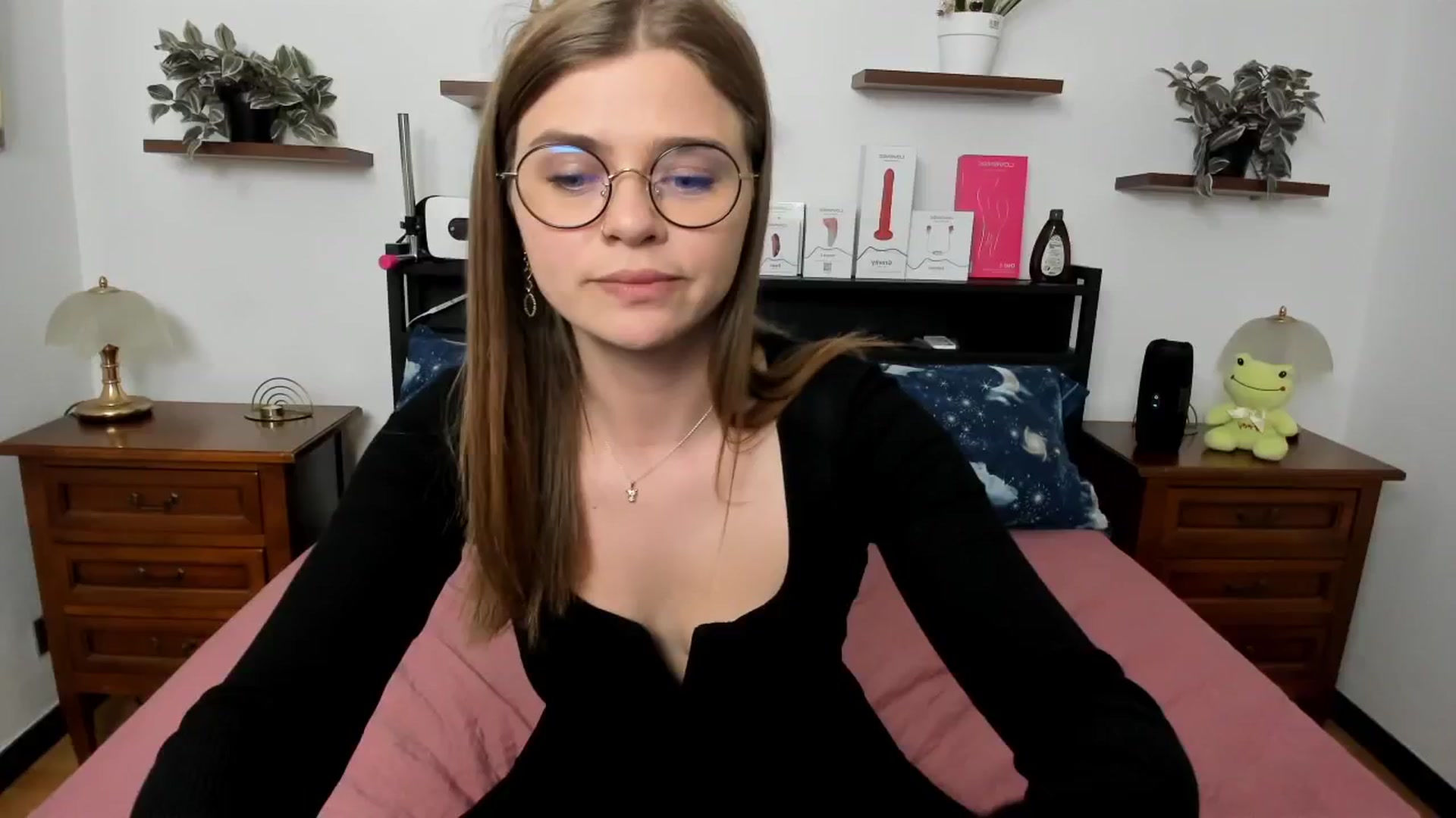 Gallery image thumbnail from SweetSinme's myfreecams stream on, 04/16/2026, 14:29 image 11 of 20