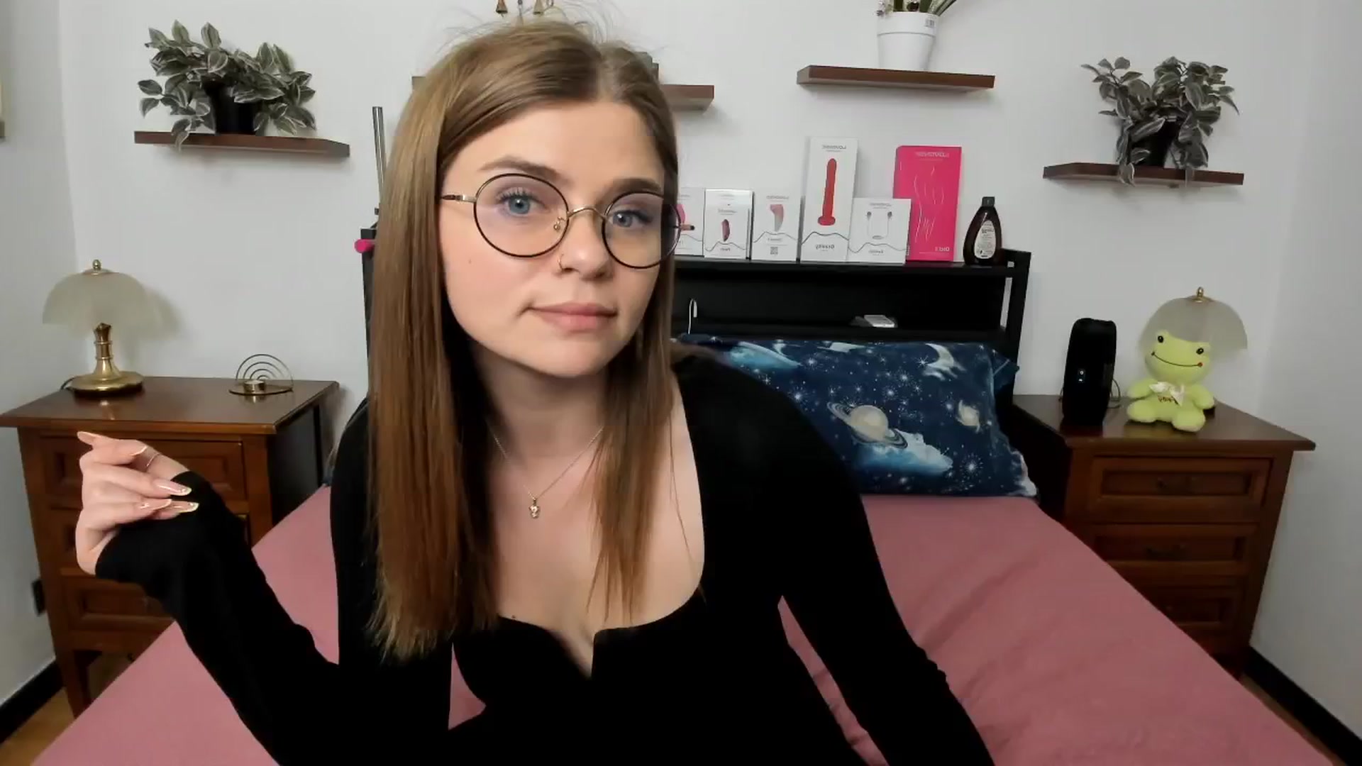 Gallery image thumbnail from SweetSinme's myfreecams stream on, 04/16/2026, 14:29 image 17 of 20