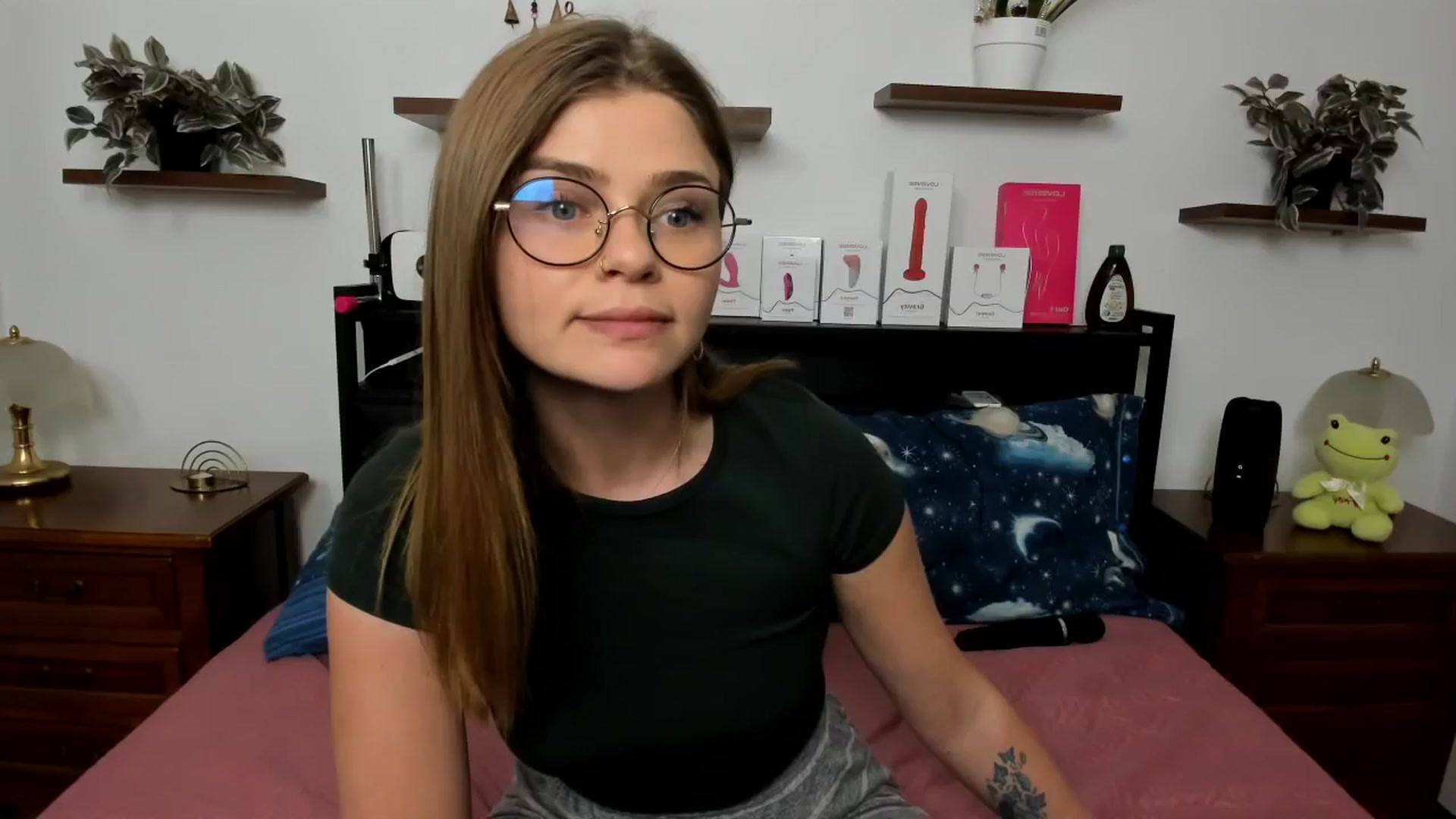 Gallery image thumbnail from SweetSinme's myfreecams stream on, 04/20/2026, 10:49 image 19 of 20