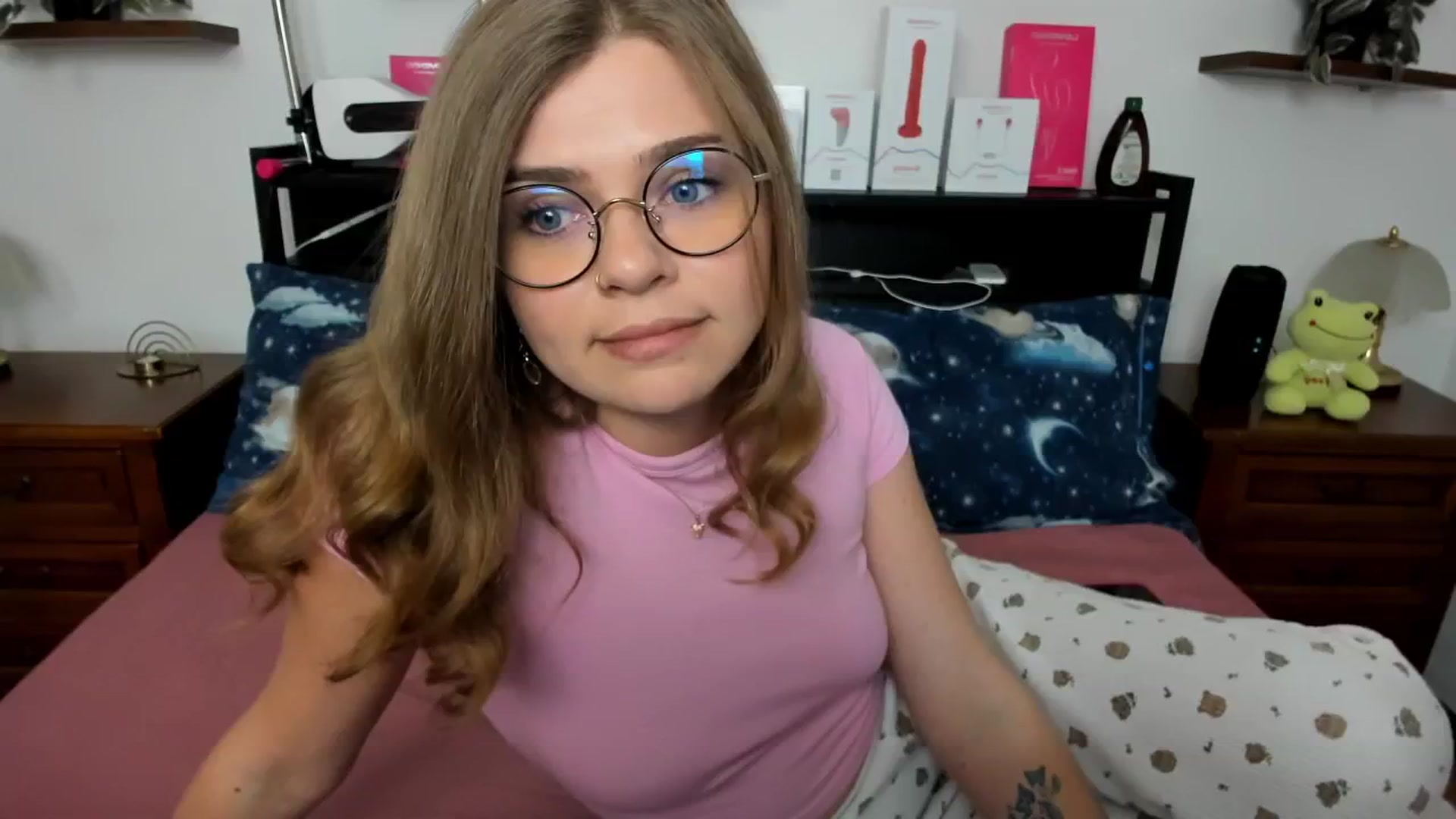 Gallery image thumbnail from SweetSinme's myfreecams stream on, 04/22/2026, 13:26 image 9 of 20
