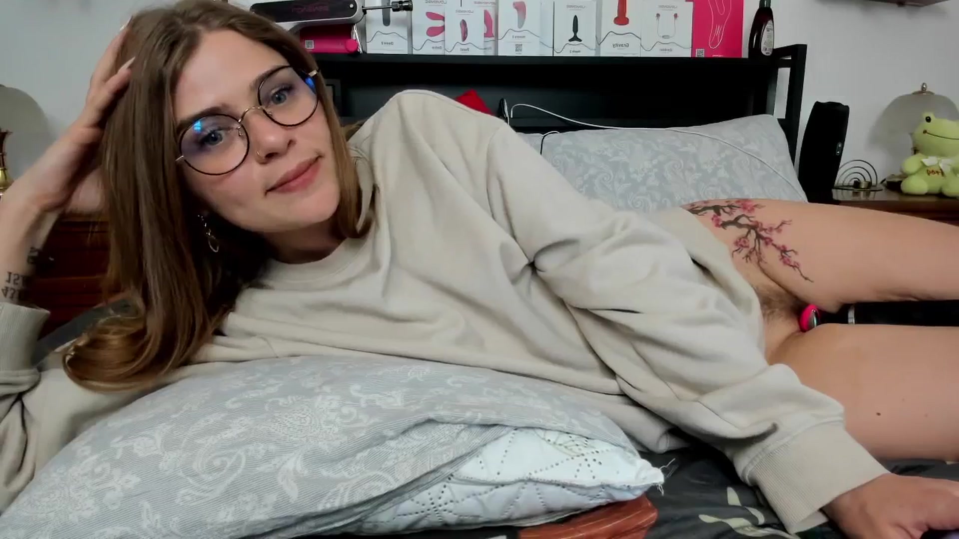 Gallery image thumbnail from SweetSinme's myfreecams stream on, 05/02/2026, 17:16 image 17 of 20
