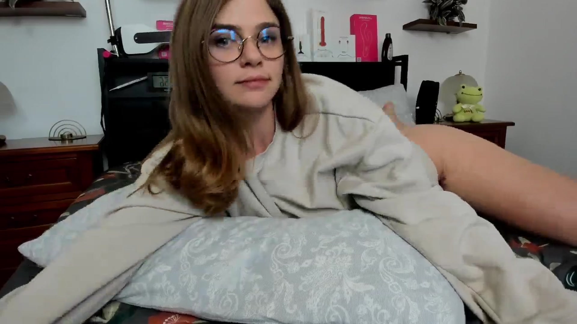 Gallery image thumbnail from SweetSinme's myfreecams stream on, 05/03/2026, 11:24 image 16 of 20