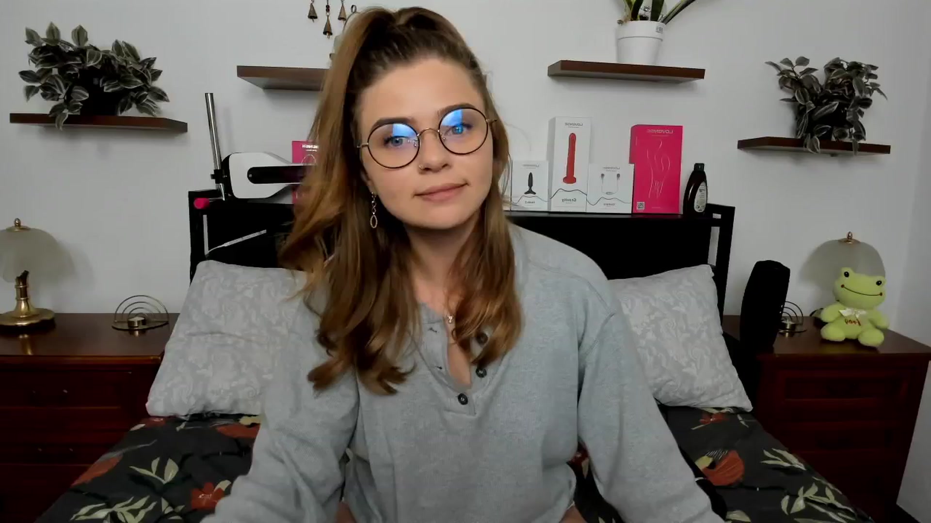 Gallery image thumbnail from SweetSinme's myfreecams stream on, 05/04/2026, 10:13 image 6 of 20