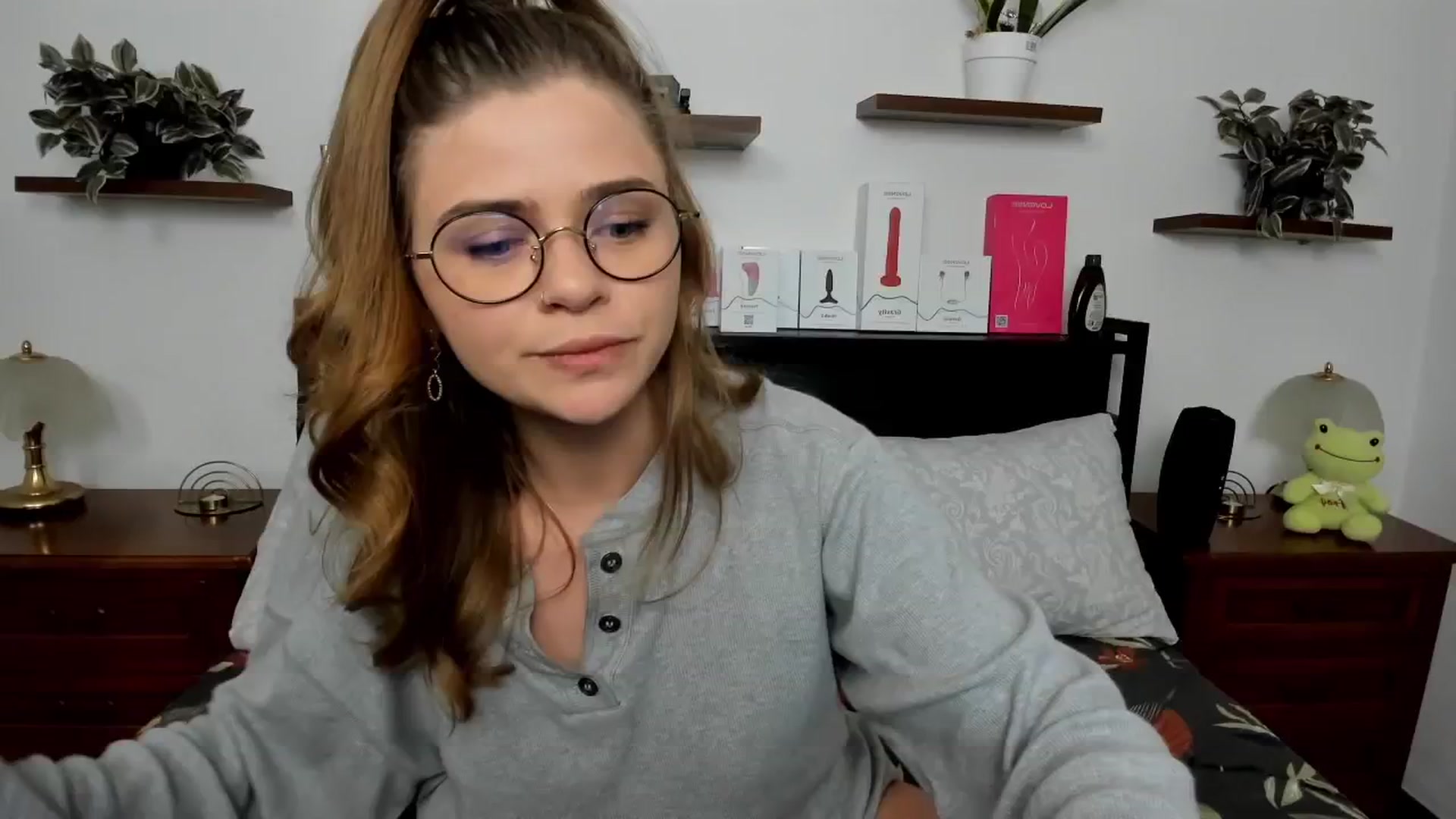 Gallery image thumbnail from SweetSinme's myfreecams stream on, 05/04/2026, 10:13 image 16 of 20